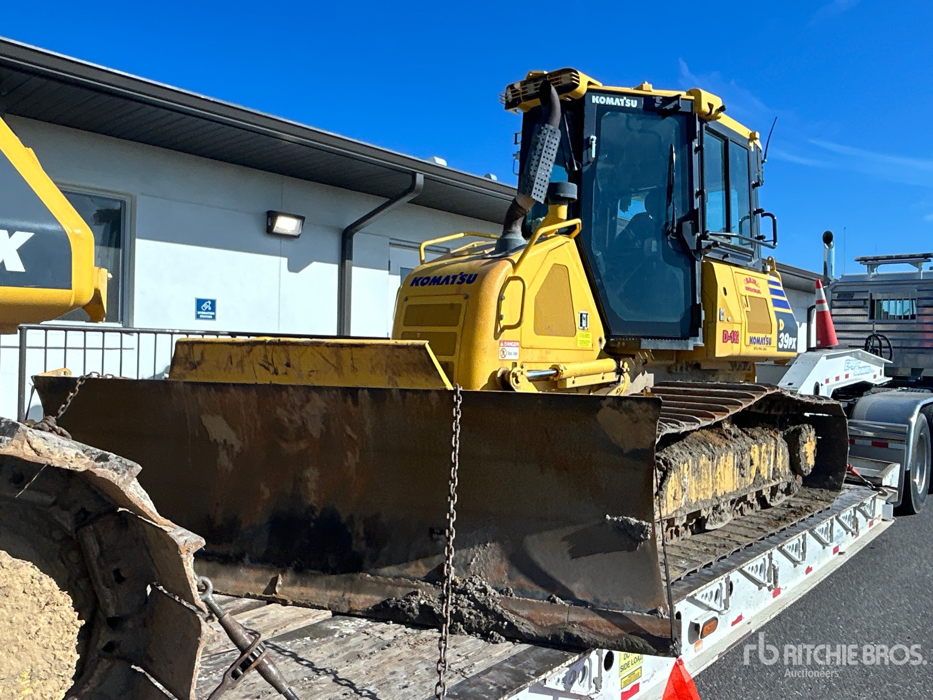 2023 Komatsu D39PX-24