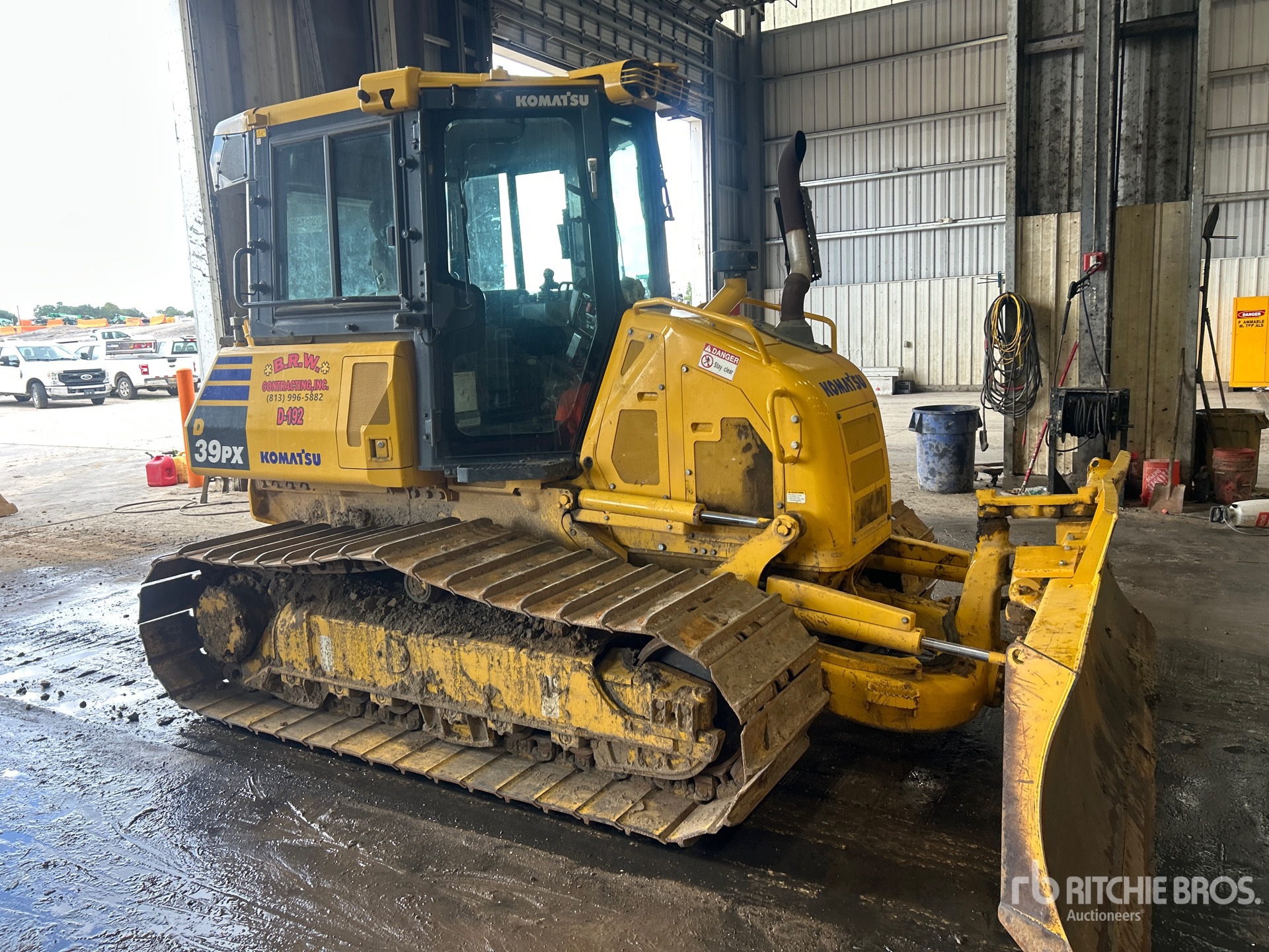 2023 Komatsu D39PX-24