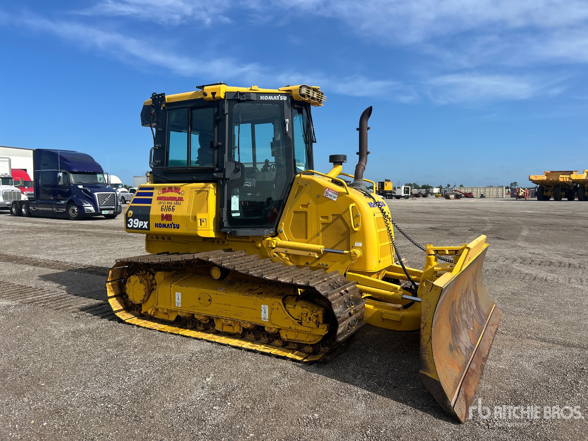 2023 Komatsu D39PX-24