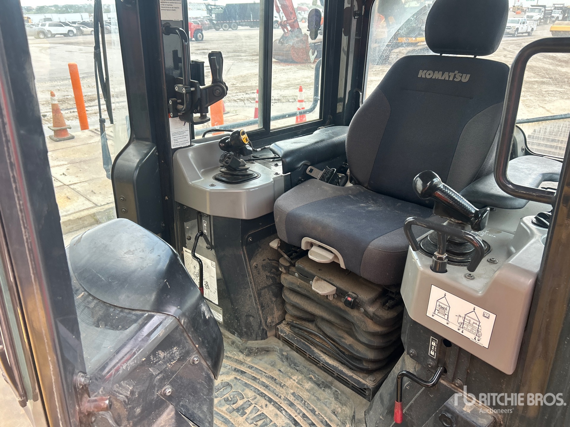 2024 Komatsu D51PX-24