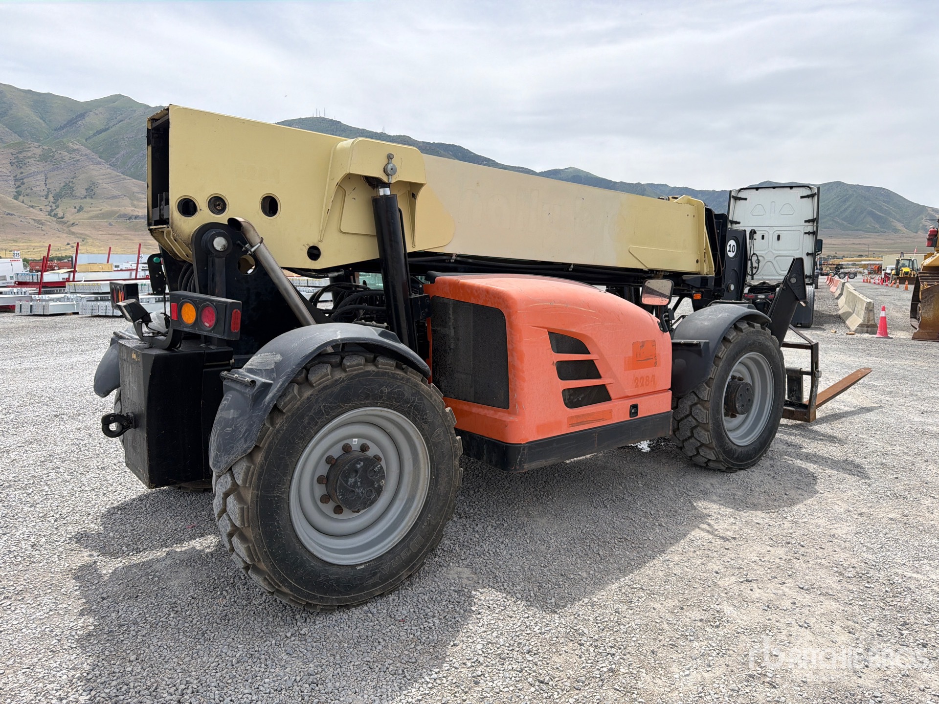 General Appearance with Picture, Right Rear Corner