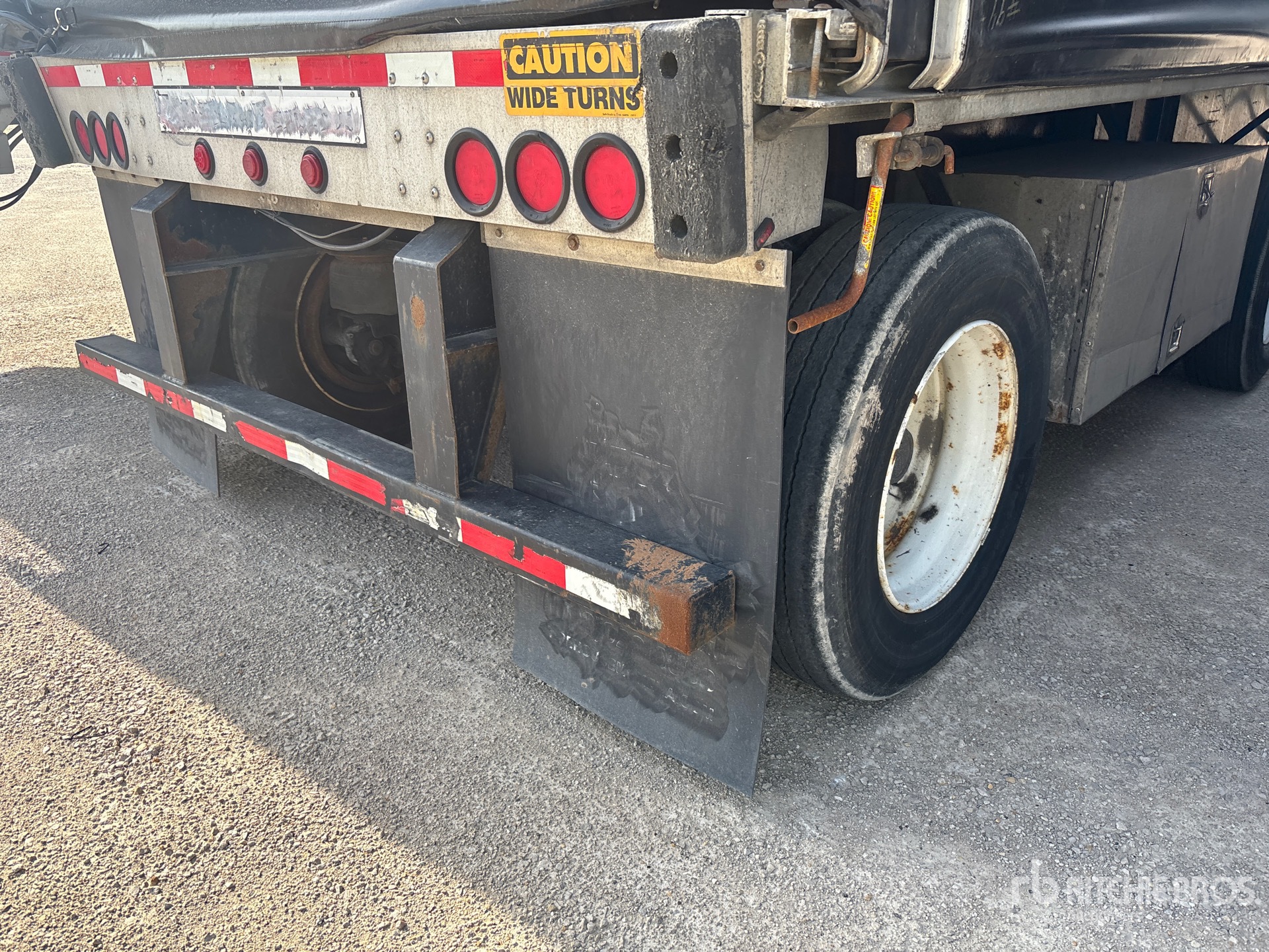 2015 Transcraft 48 ft T/A Spread Axle