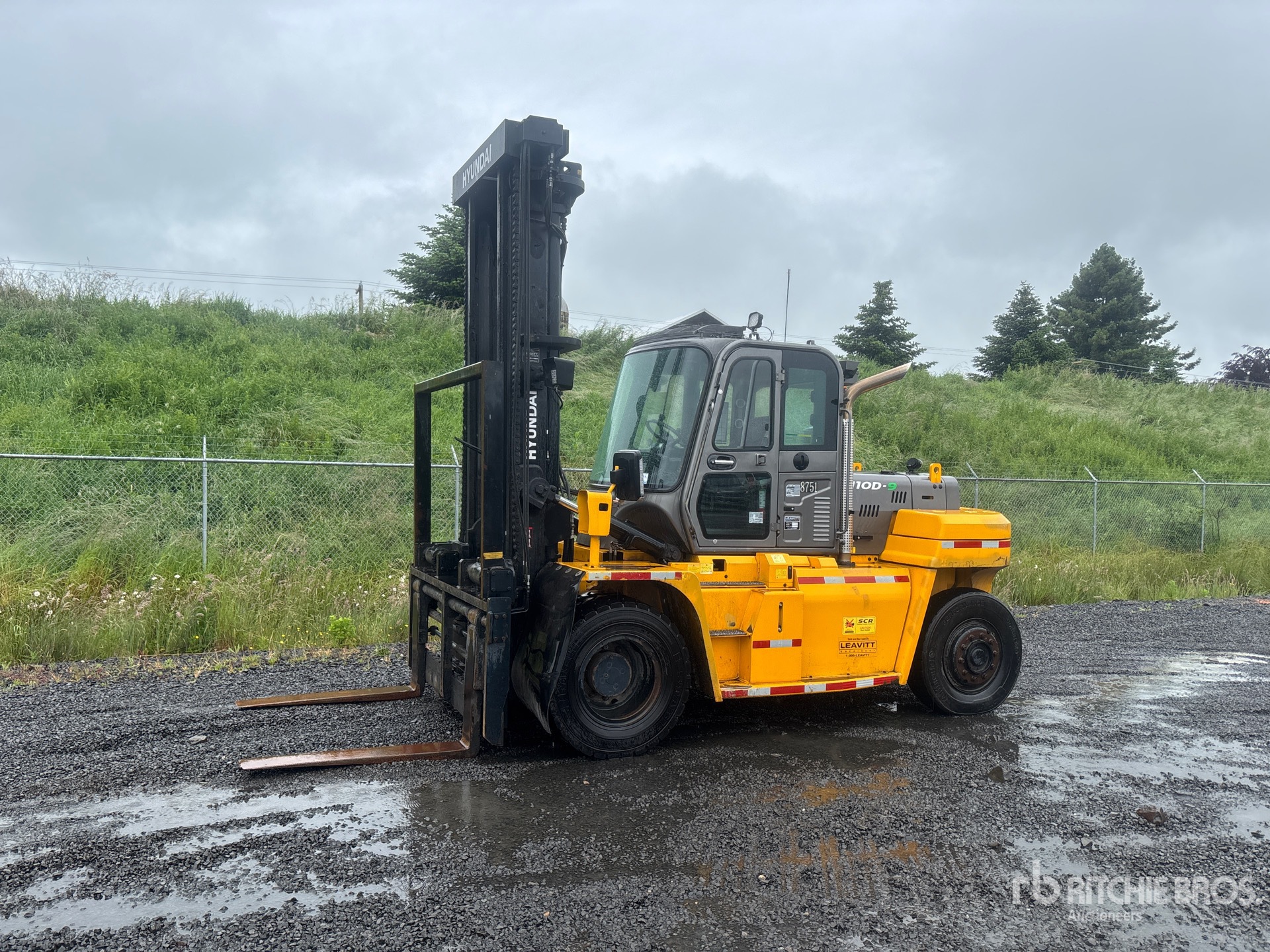 Photo of a 2021 Hyundai 110D-9