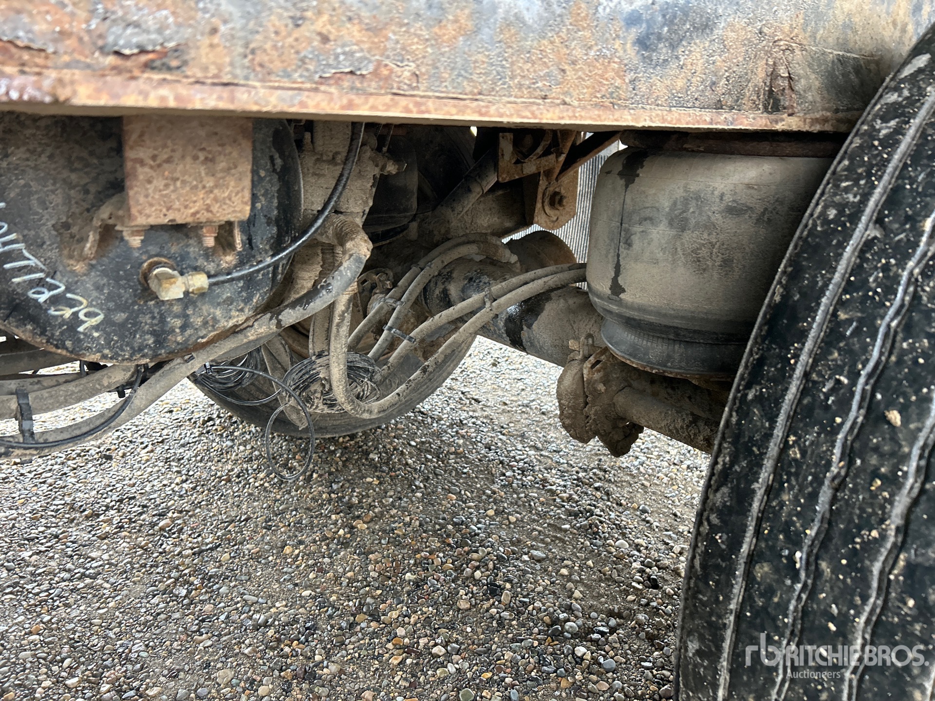 Photo of a 2015 Cross Country 32 ft Super B-Train Lead