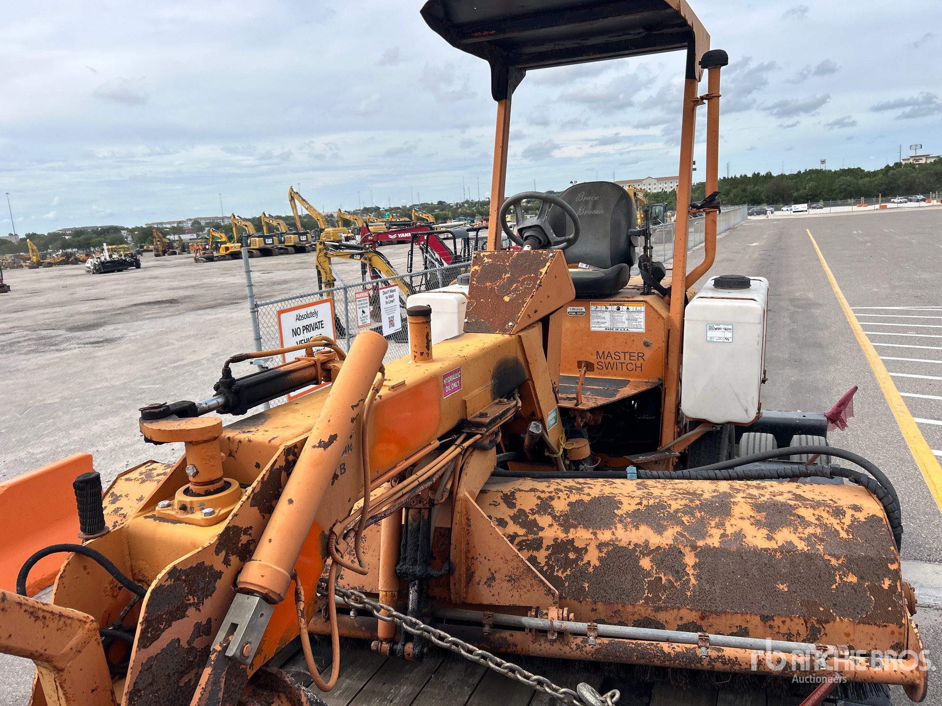 Photo of a 2007 Broce Broom BB250B