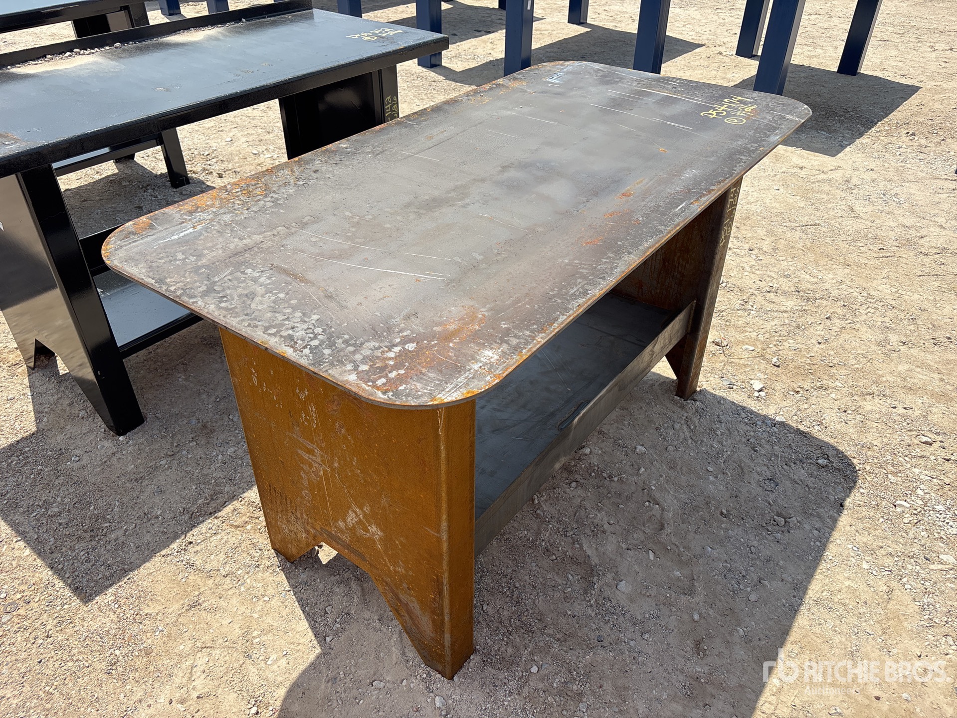 Aspect général with Image, coin avant droit