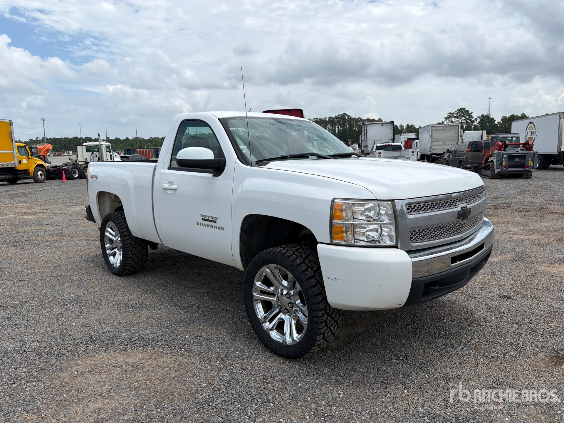 General Appearance with Picture, Right Front Corner