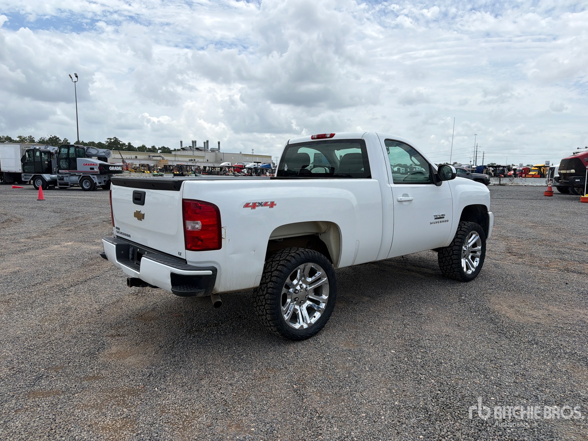 General Appearance with Picture, Right Rear Corner
