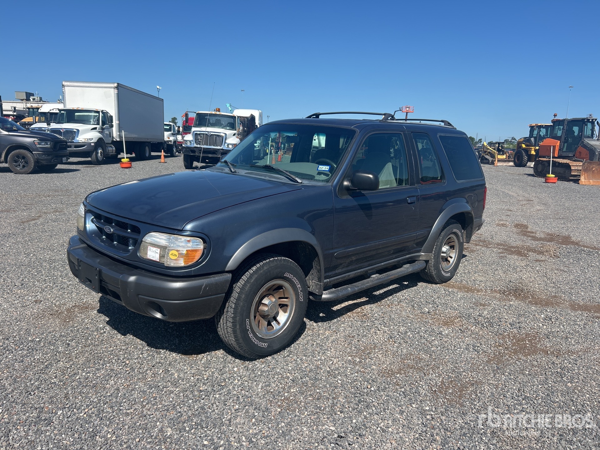 General Appearance with Picture, Left Front Corner