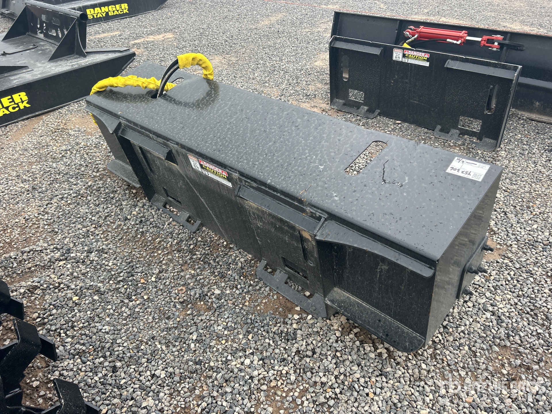 General Appearance with Picture, Right Rear Corner