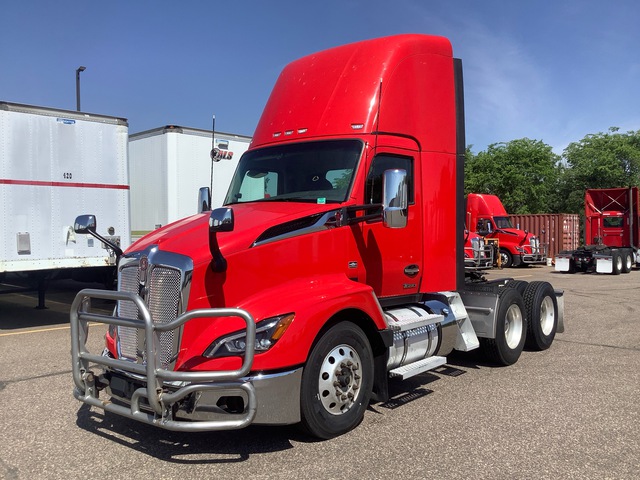2023 Kenworth T680 6x4 T/A Day Cab Truck Tractor