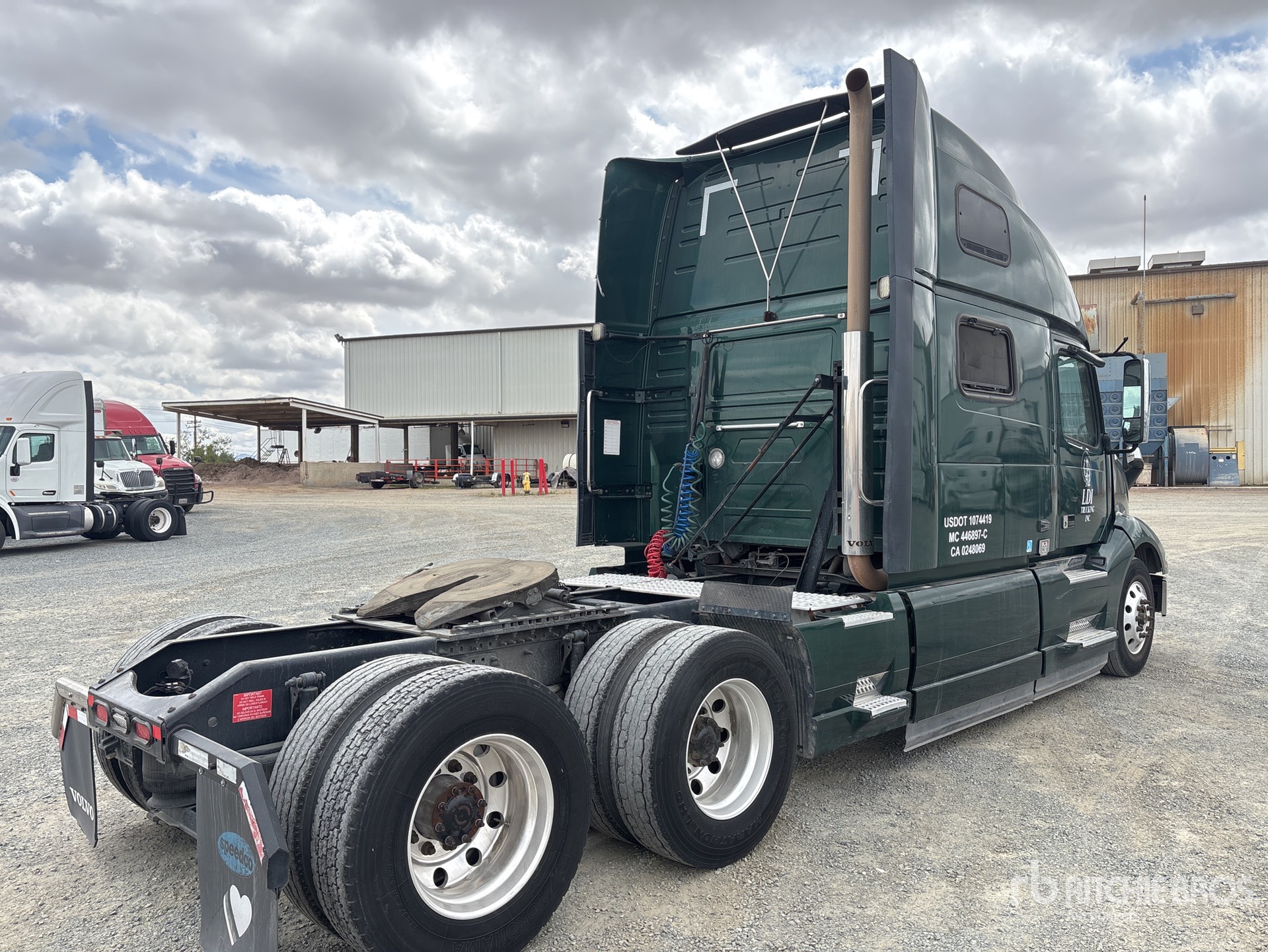 General Appearance with Picture, Right Rear Corner