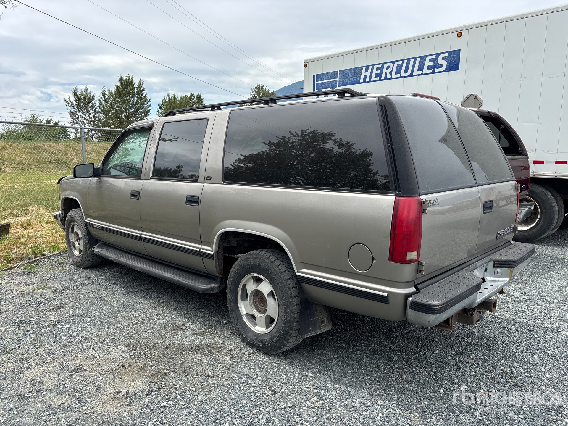 General Appearance with Picture, Left Rear Corner