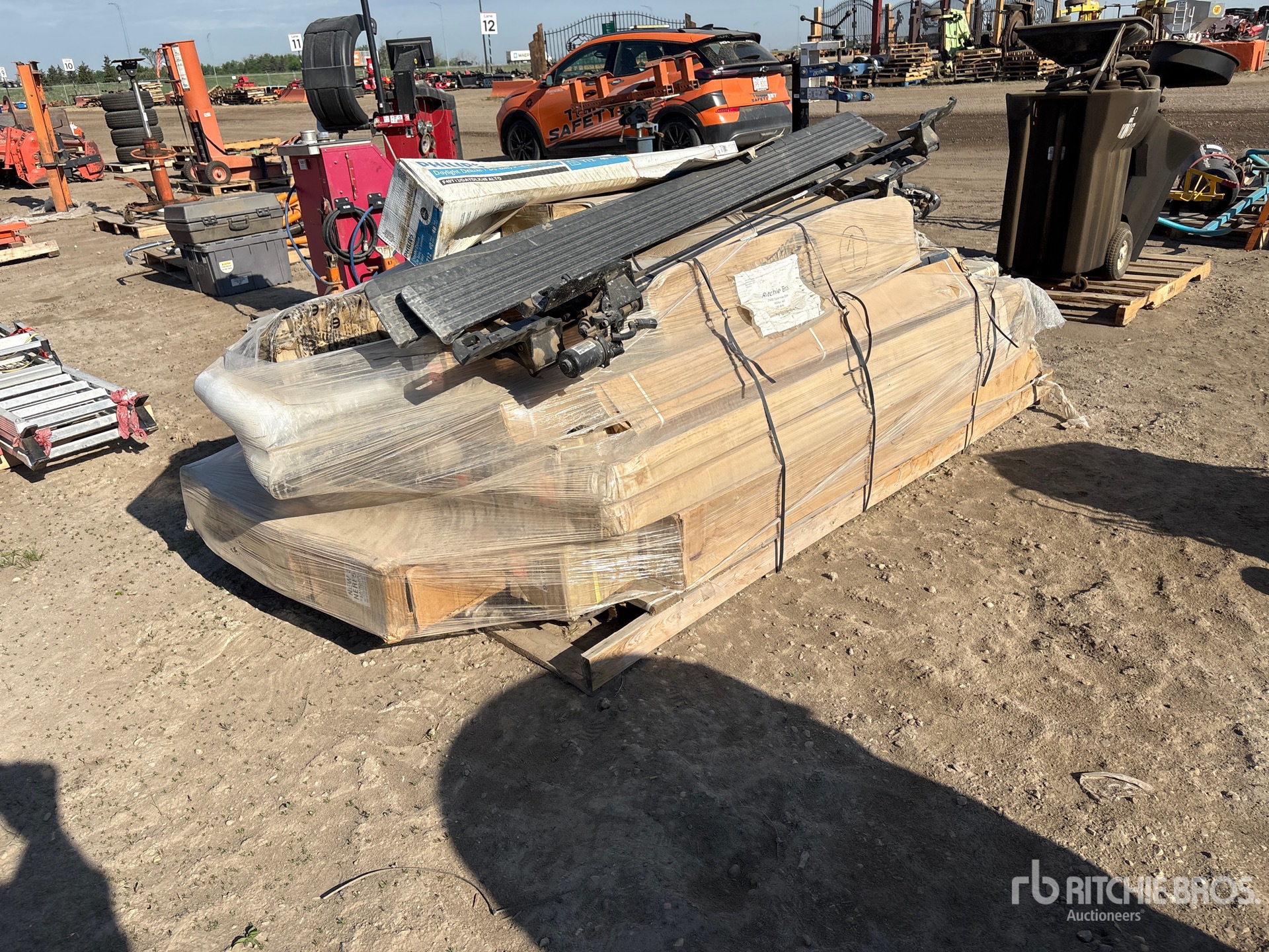 General Appearance with Picture, Right Rear Corner