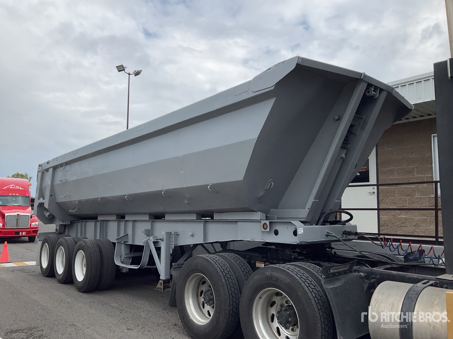 Photo of a 2010 Smart Trailers VCT-N3-1010-10