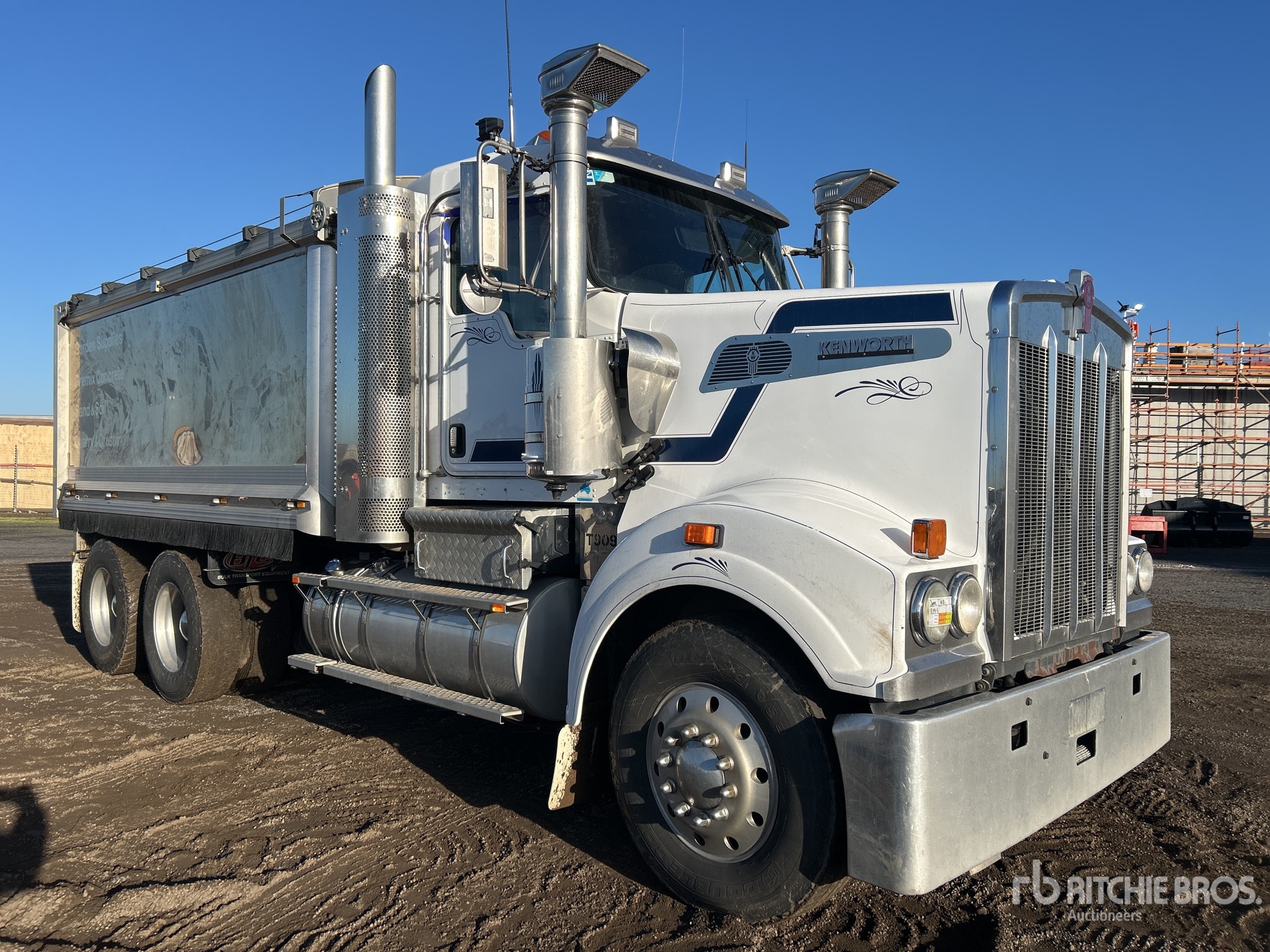 Photo of a 2018 Kenworth T909