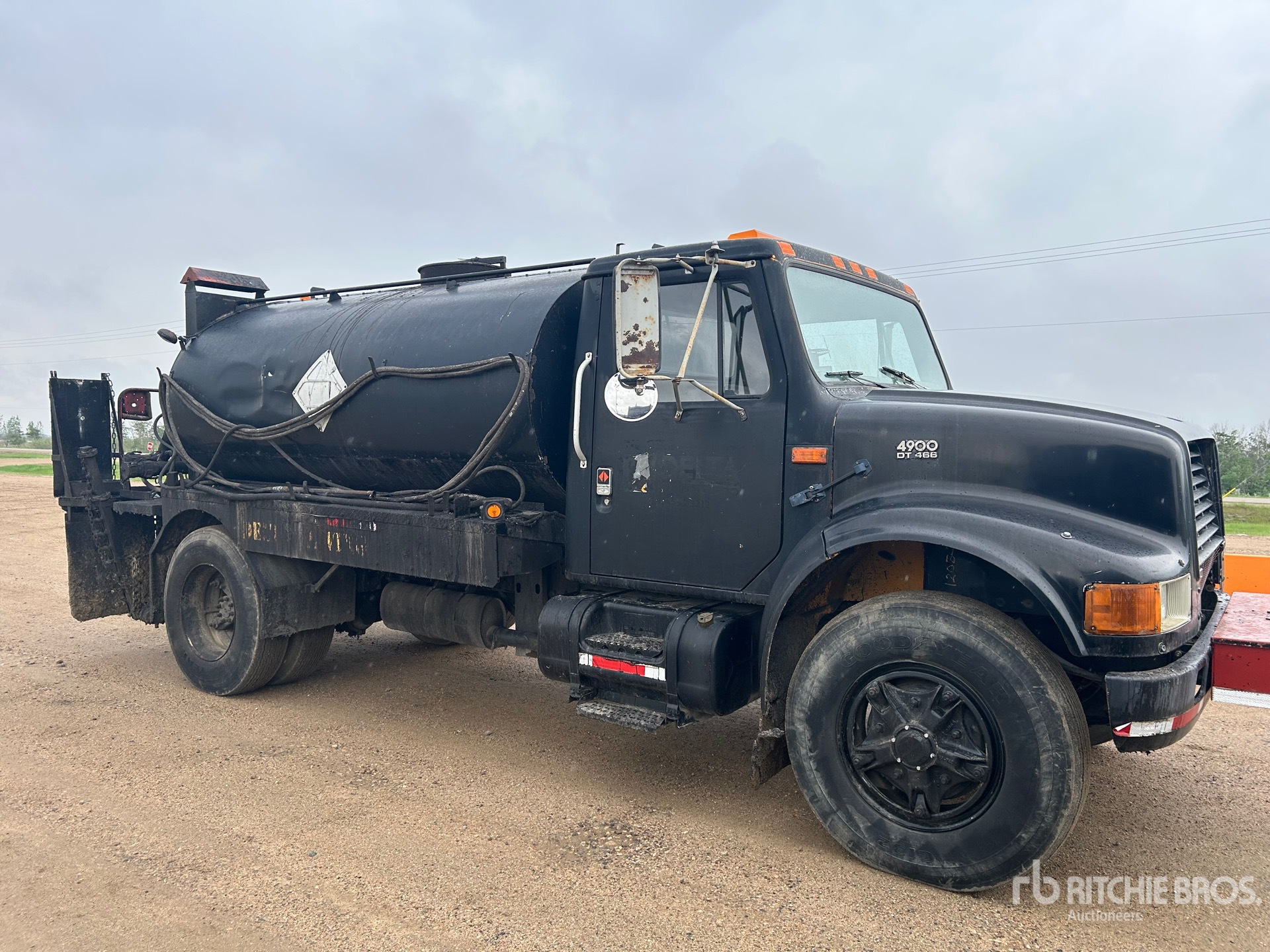 Photo of a 1990 International 4700