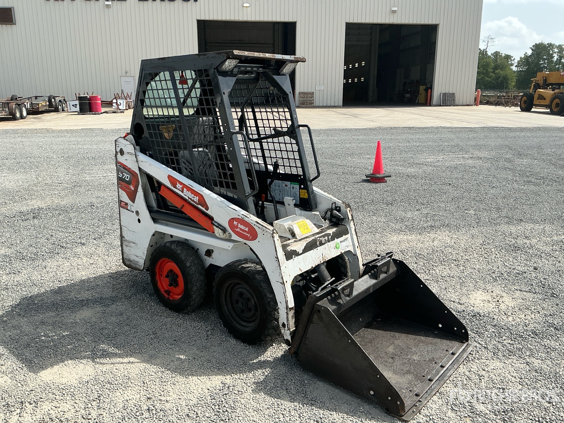 General Appearance with Picture, Right Front Corner
