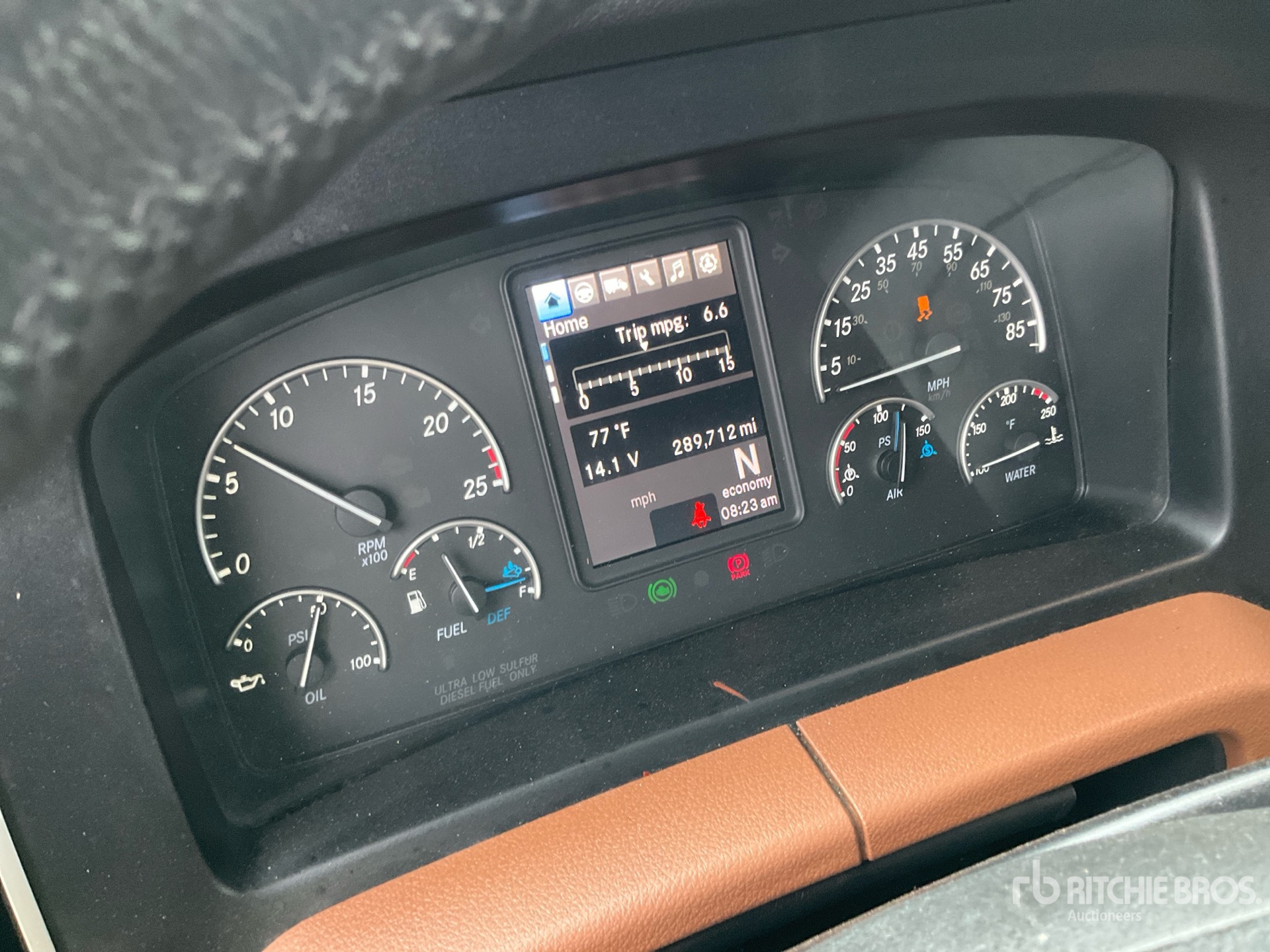 2025 Freightliner CASCADIA 126