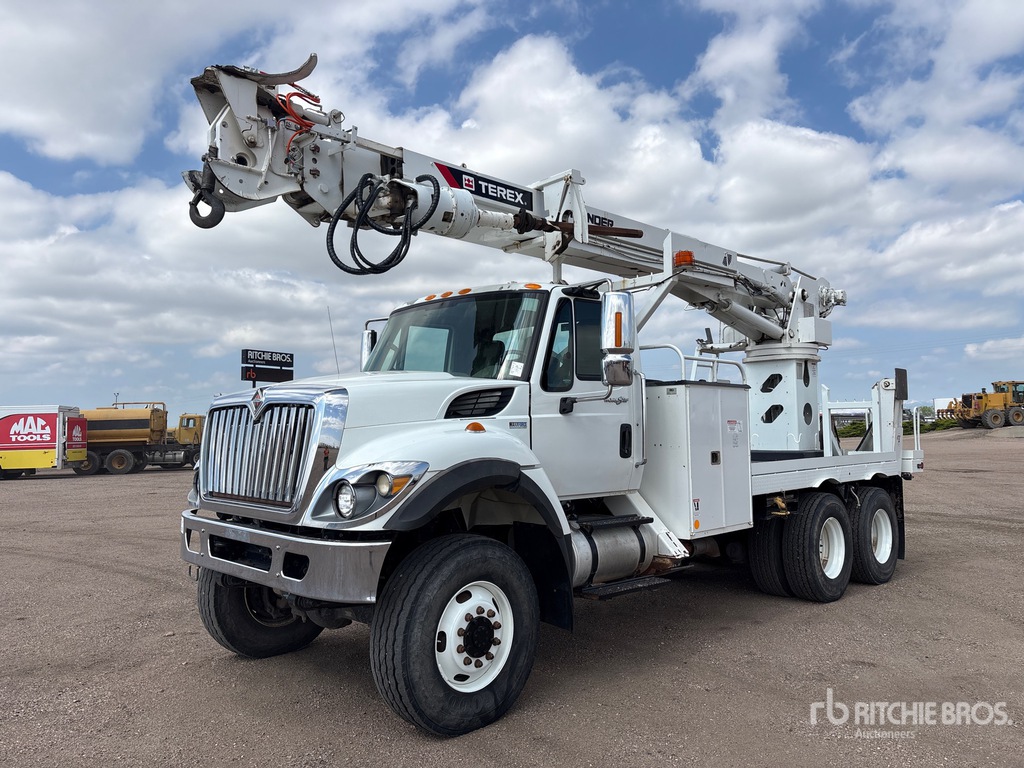 2013 Terex Telelect Commander C6060 on 2014 International 7400 6x4