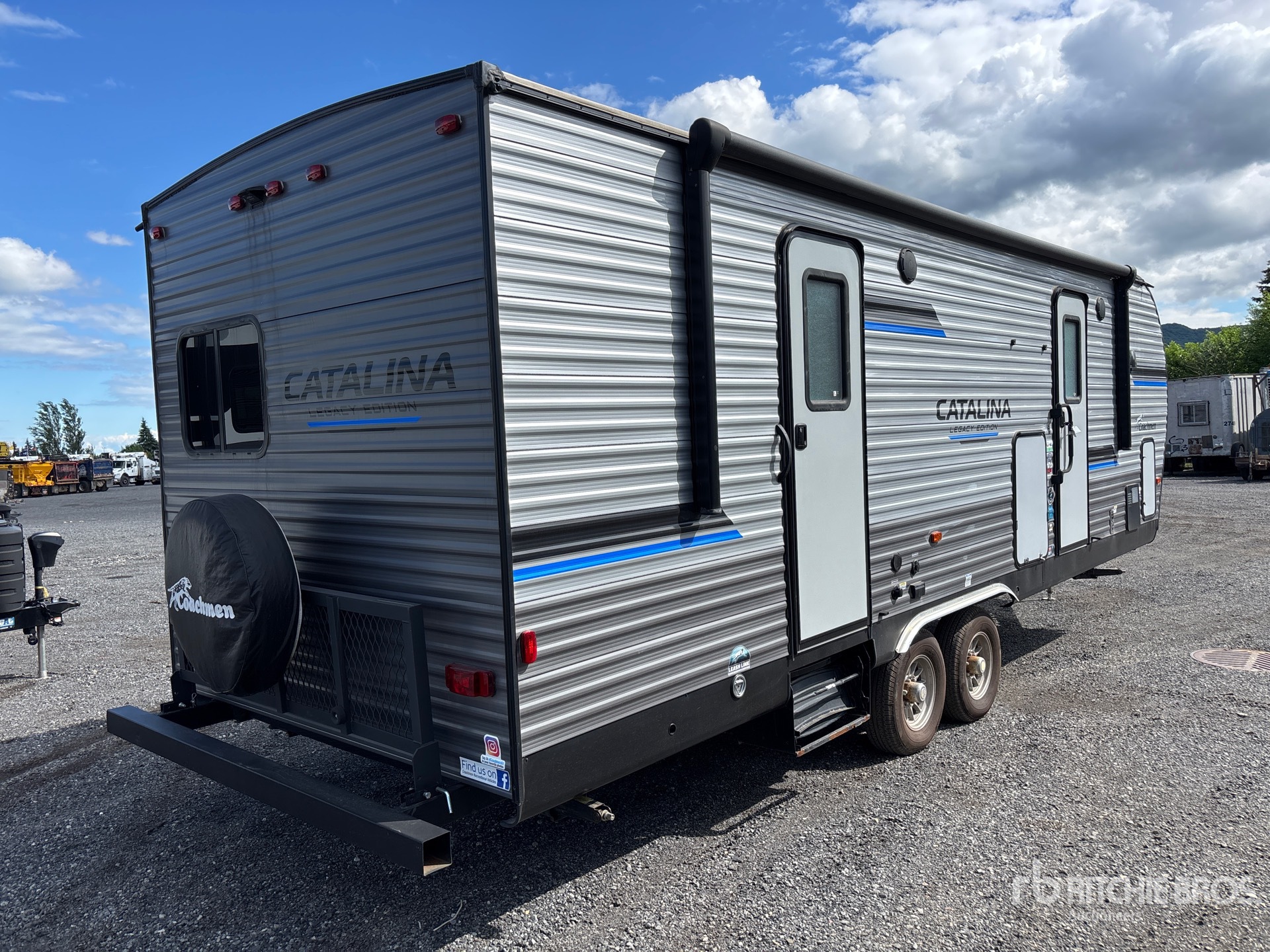 General Appearance with Picture, Right Rear Corner