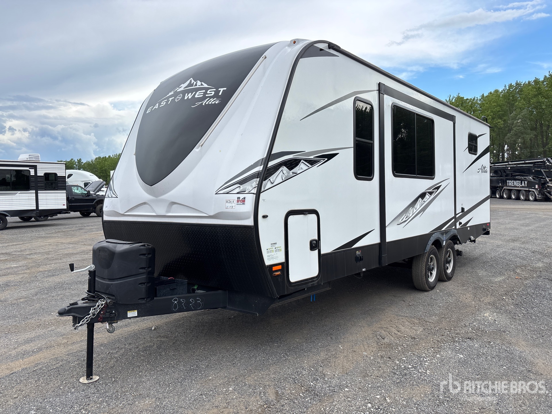General Appearance with Picture, Left Front Corner