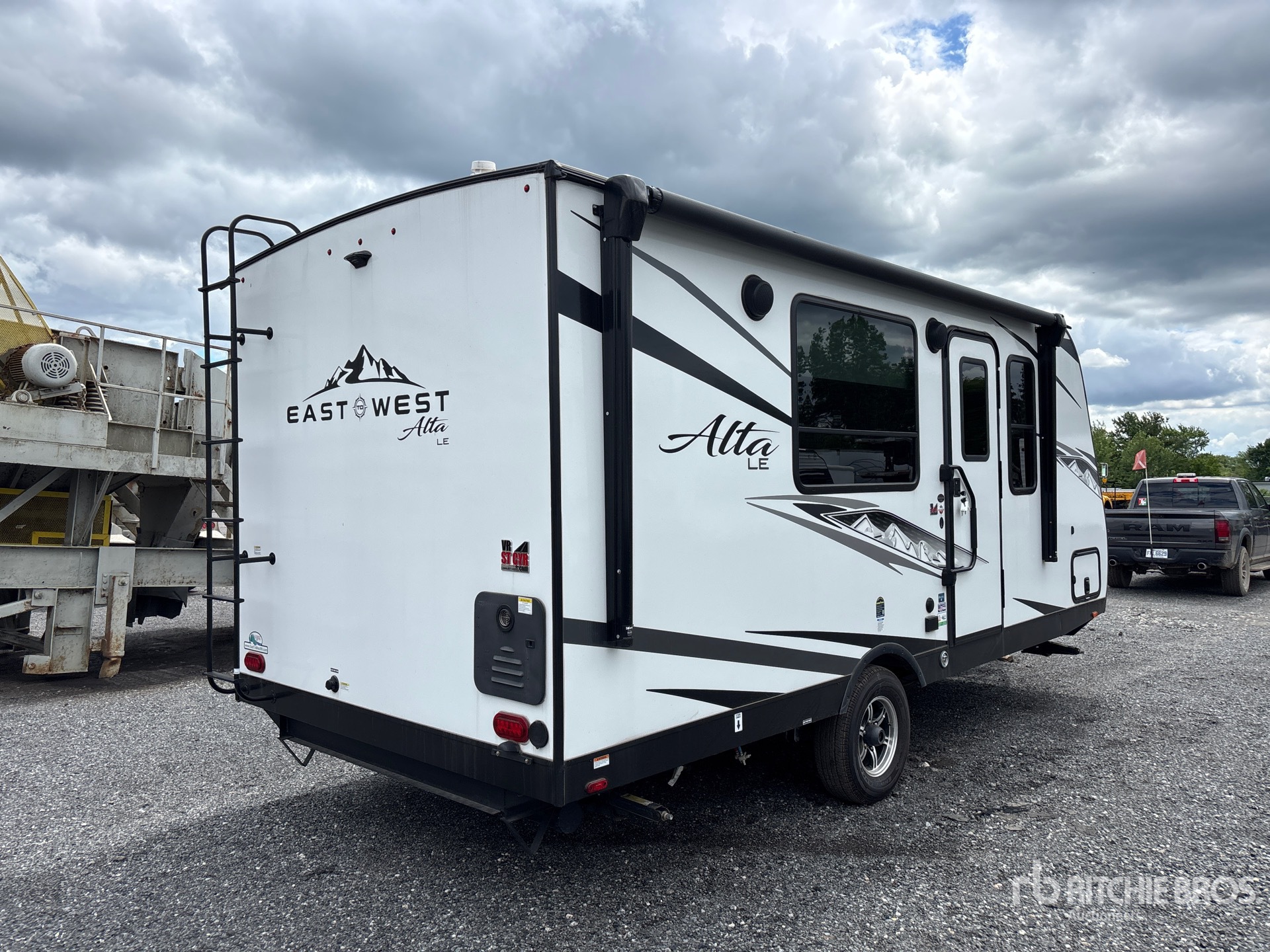 General Appearance with Picture, Right Rear Corner