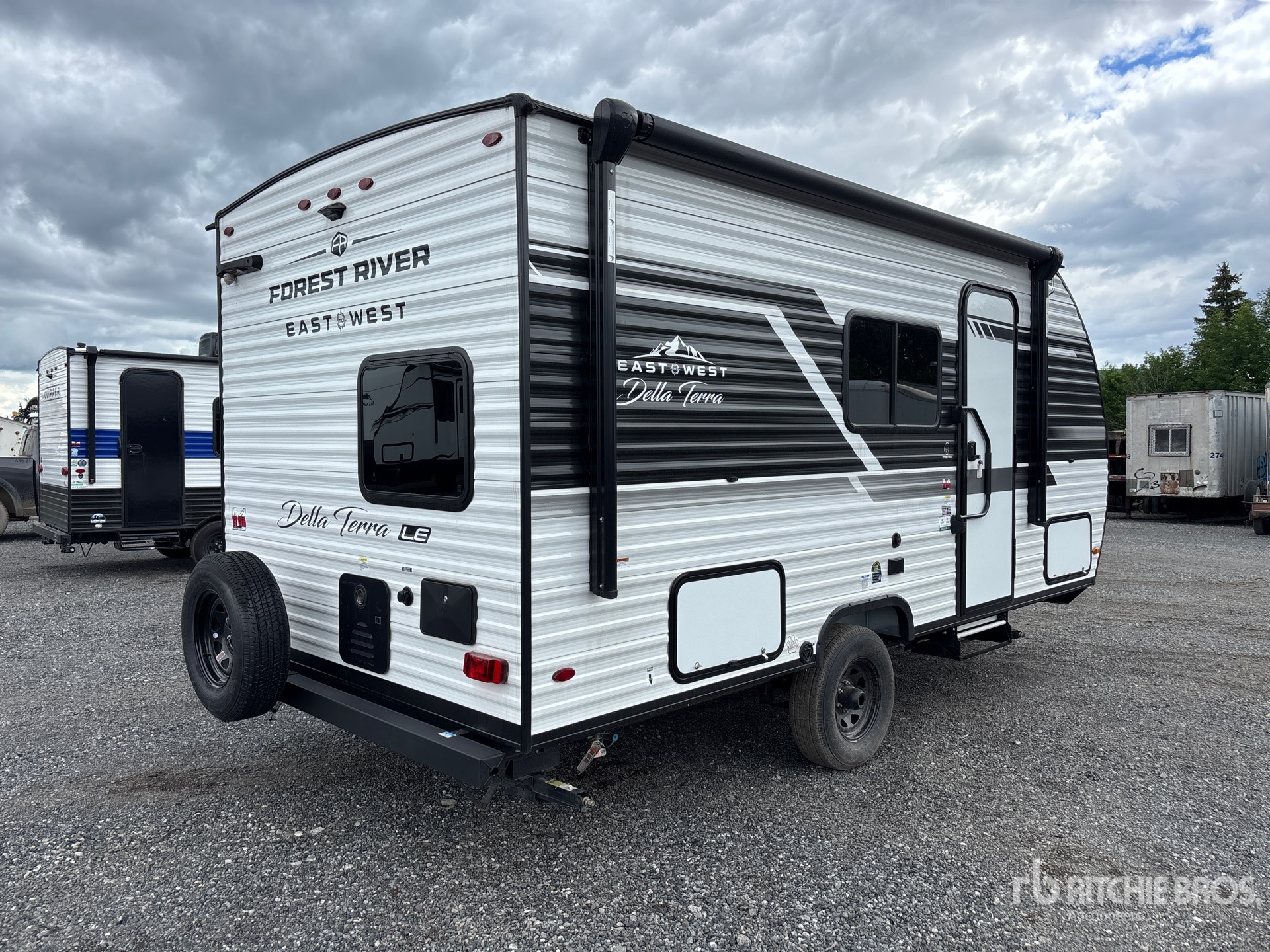 General Appearance with Picture, Right Rear Corner