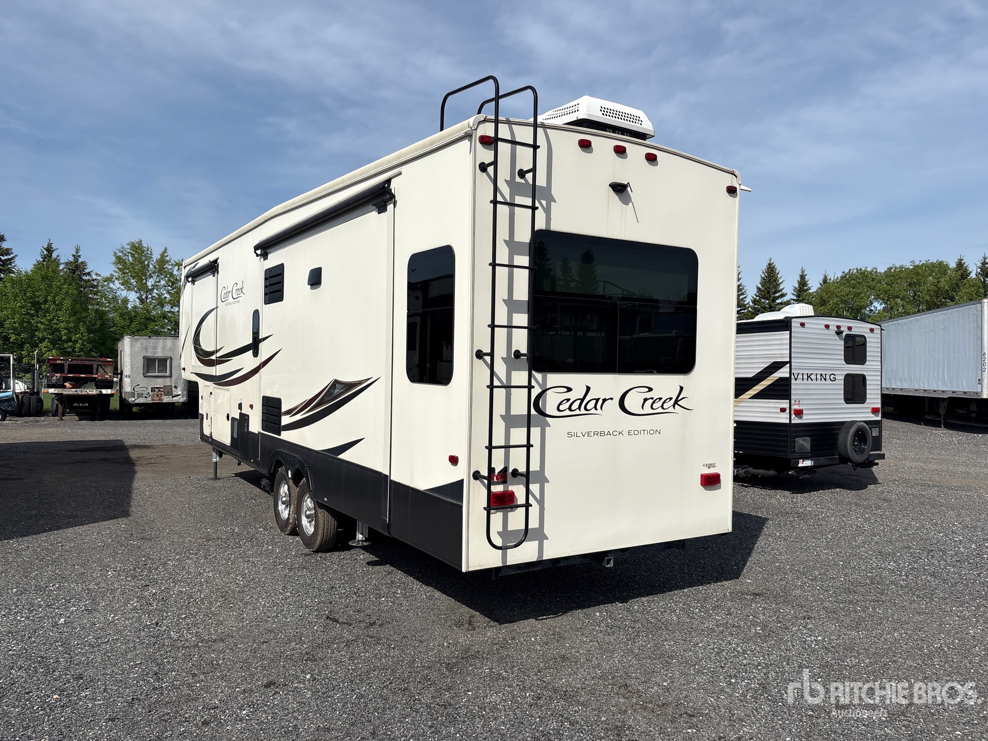 General Appearance with Picture, Left Rear Corner