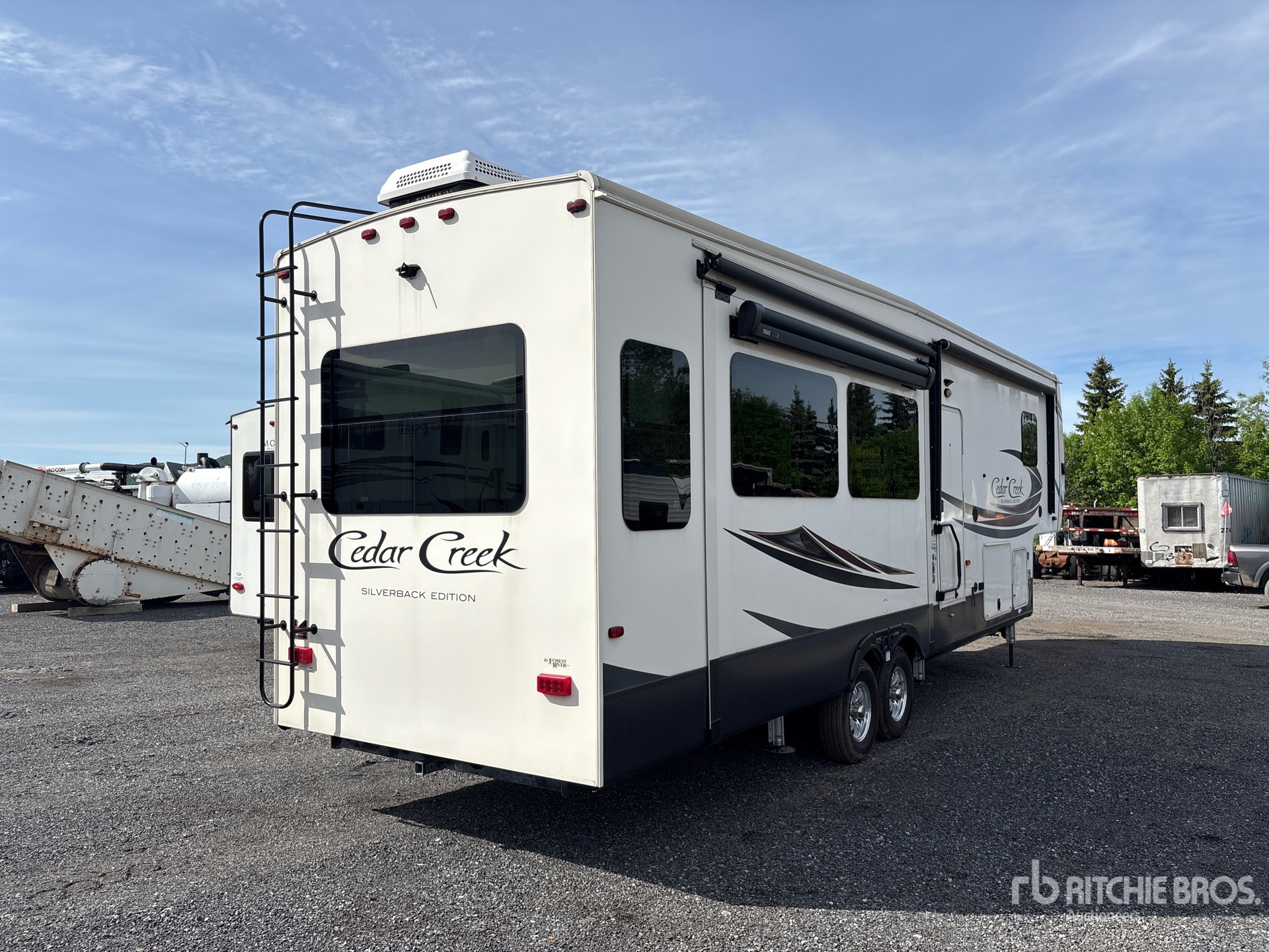 General Appearance with Picture, Right Rear Corner