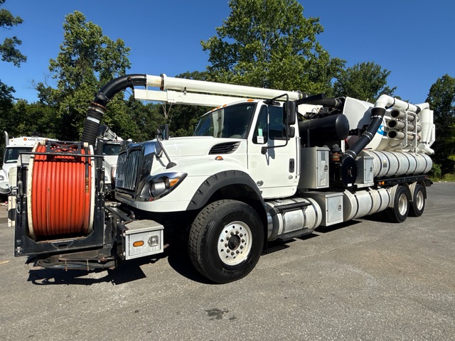 Vactor 2115P-18 on 2016 International 7600 6x4 Sewer Cleaner Truck