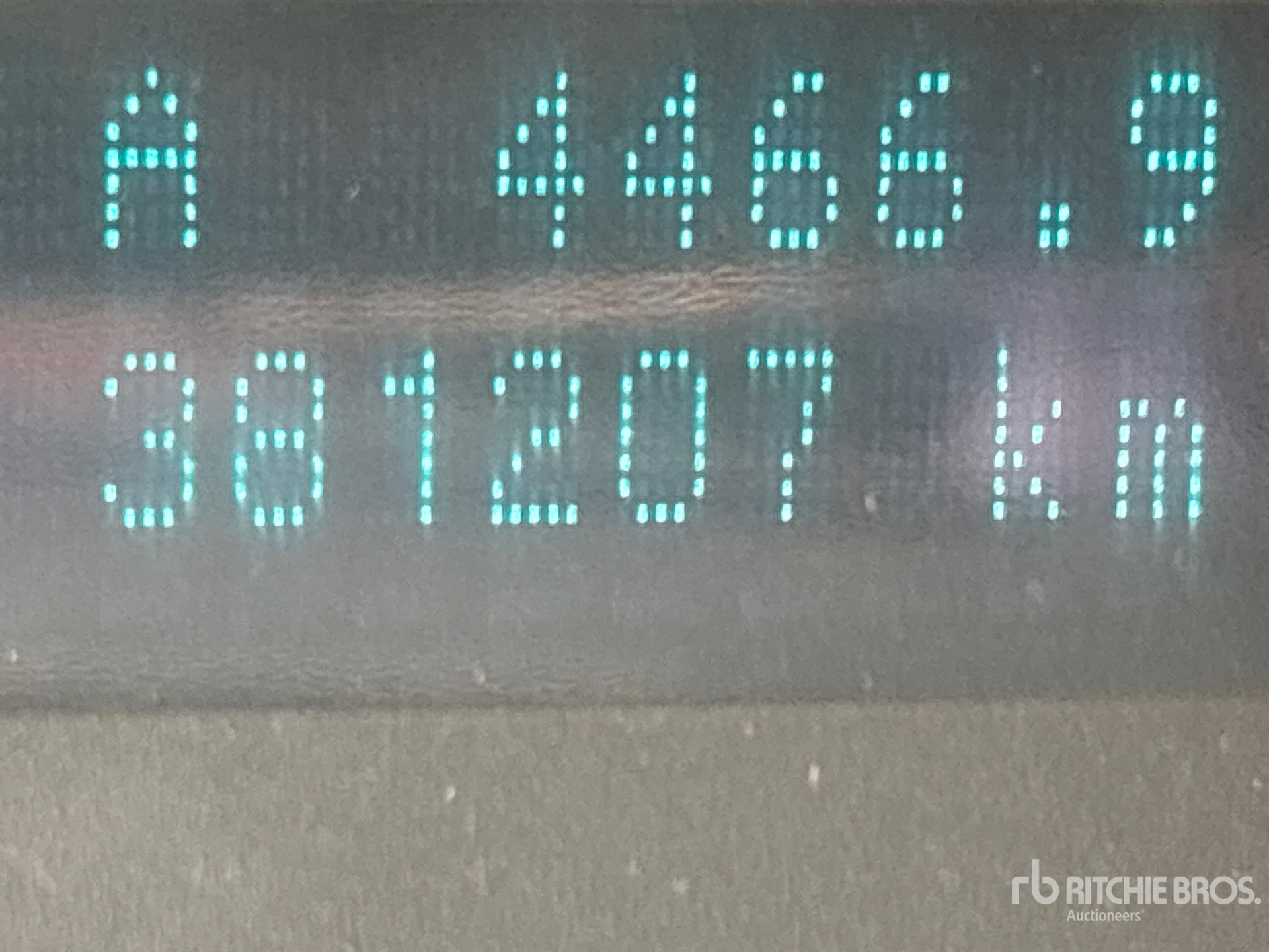 General Appearance with Hour Meter / Odometer