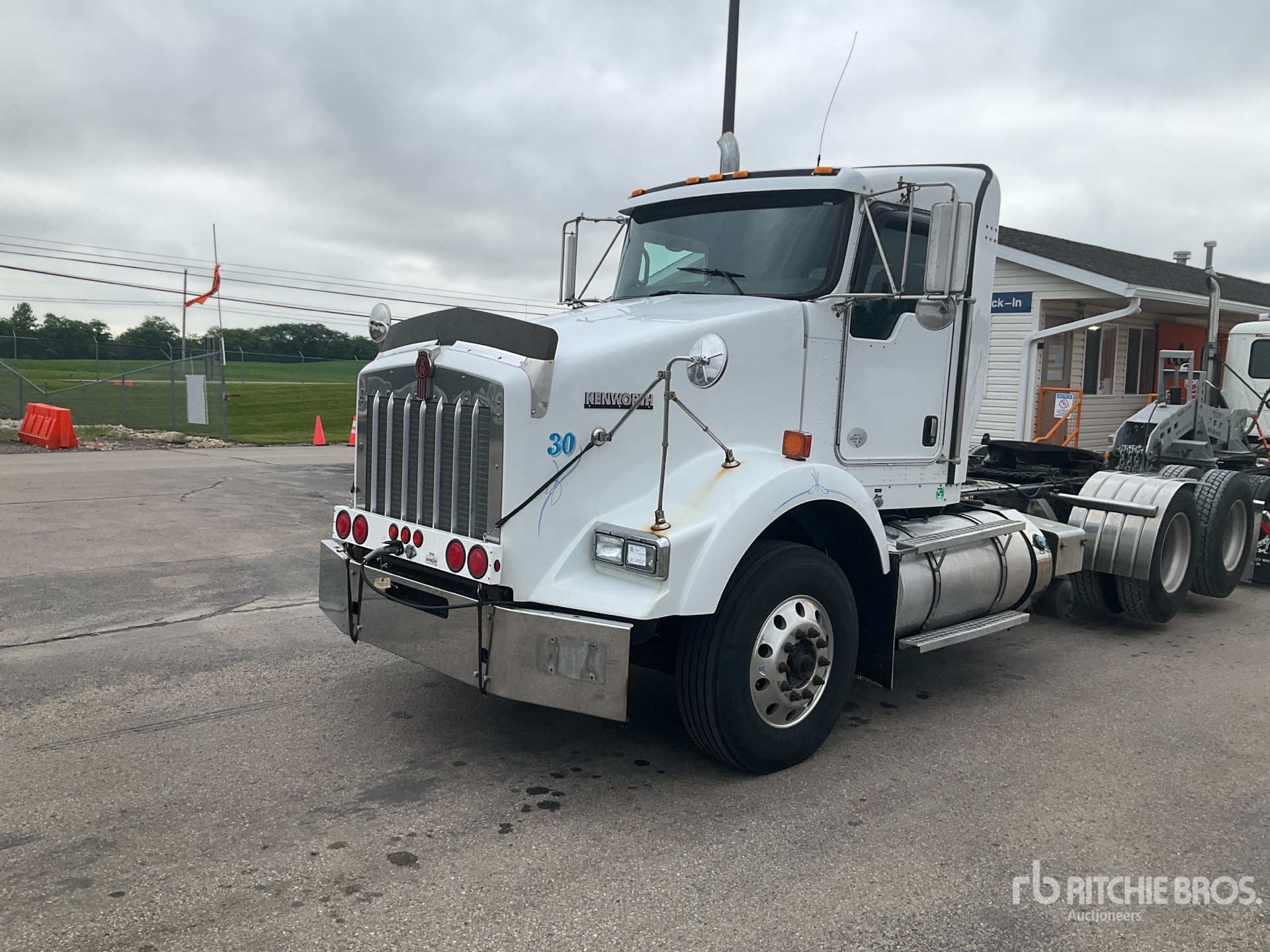 Photo of a 2012 Kenworth T800