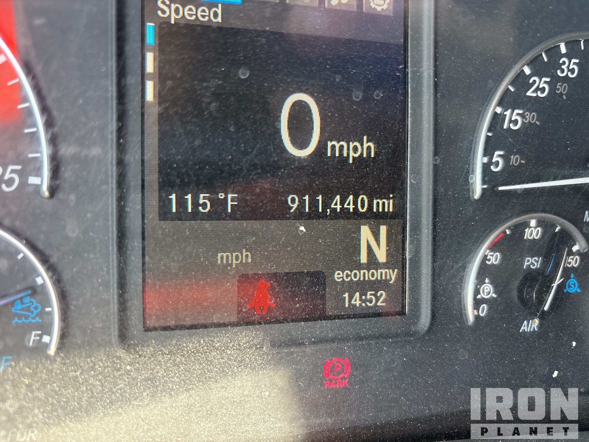 2019 Freightliner CASCADIA 126