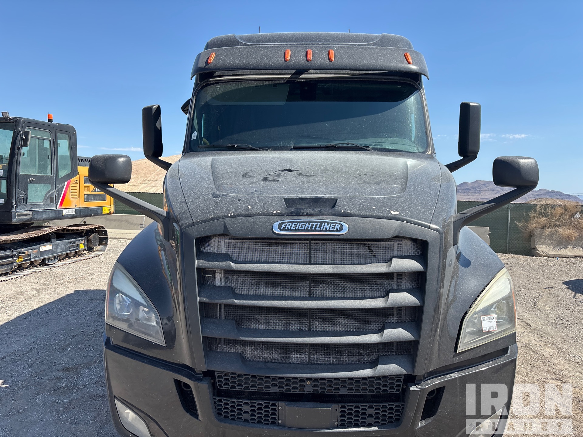 2019 Freightliner CASCADIA 126
