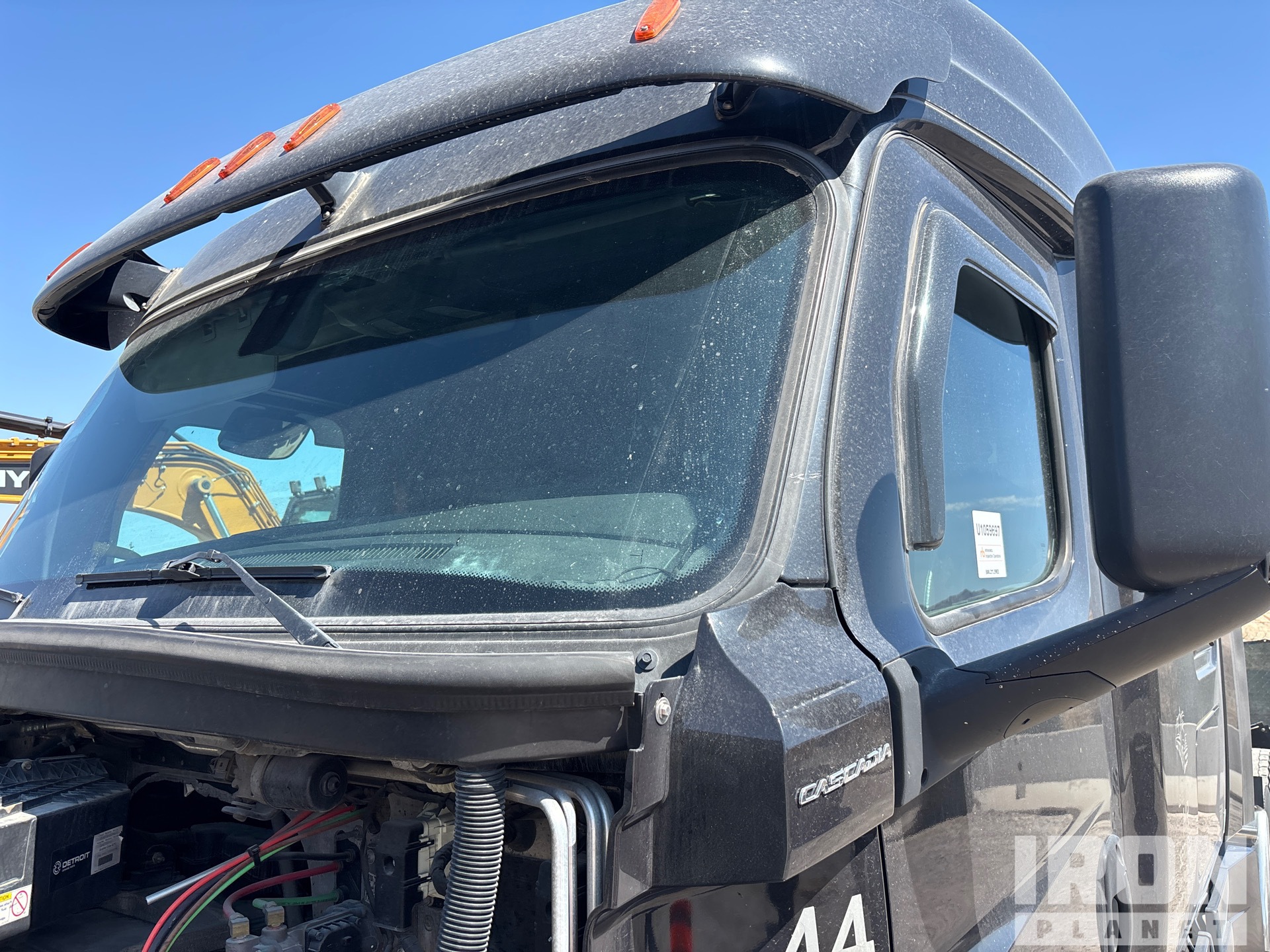 2019 Freightliner CASCADIA 126