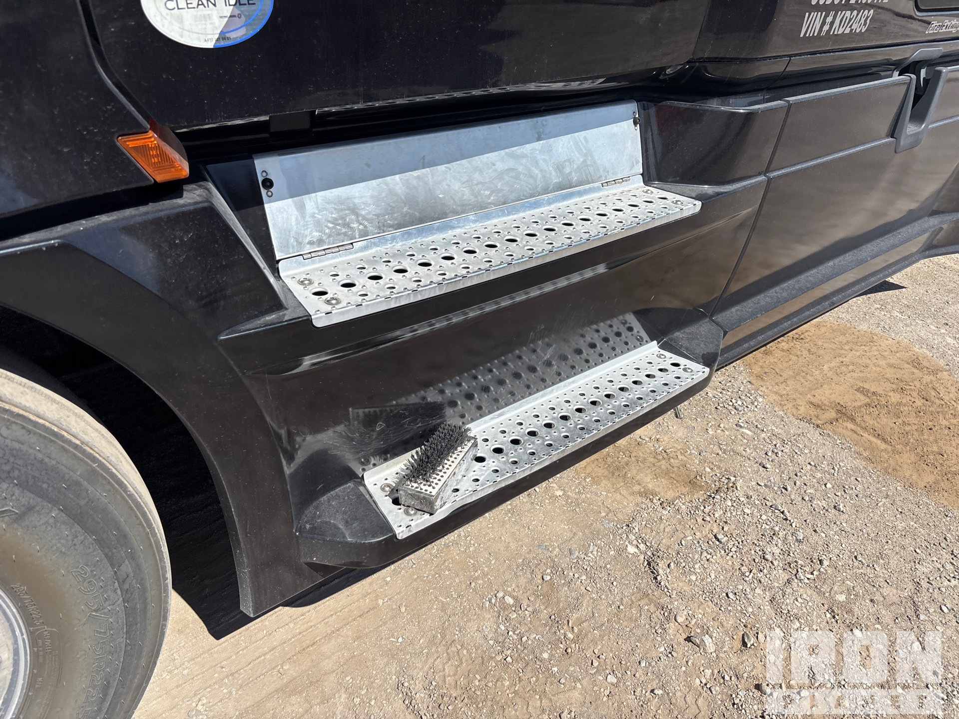 2019 Freightliner CASCADIA 126