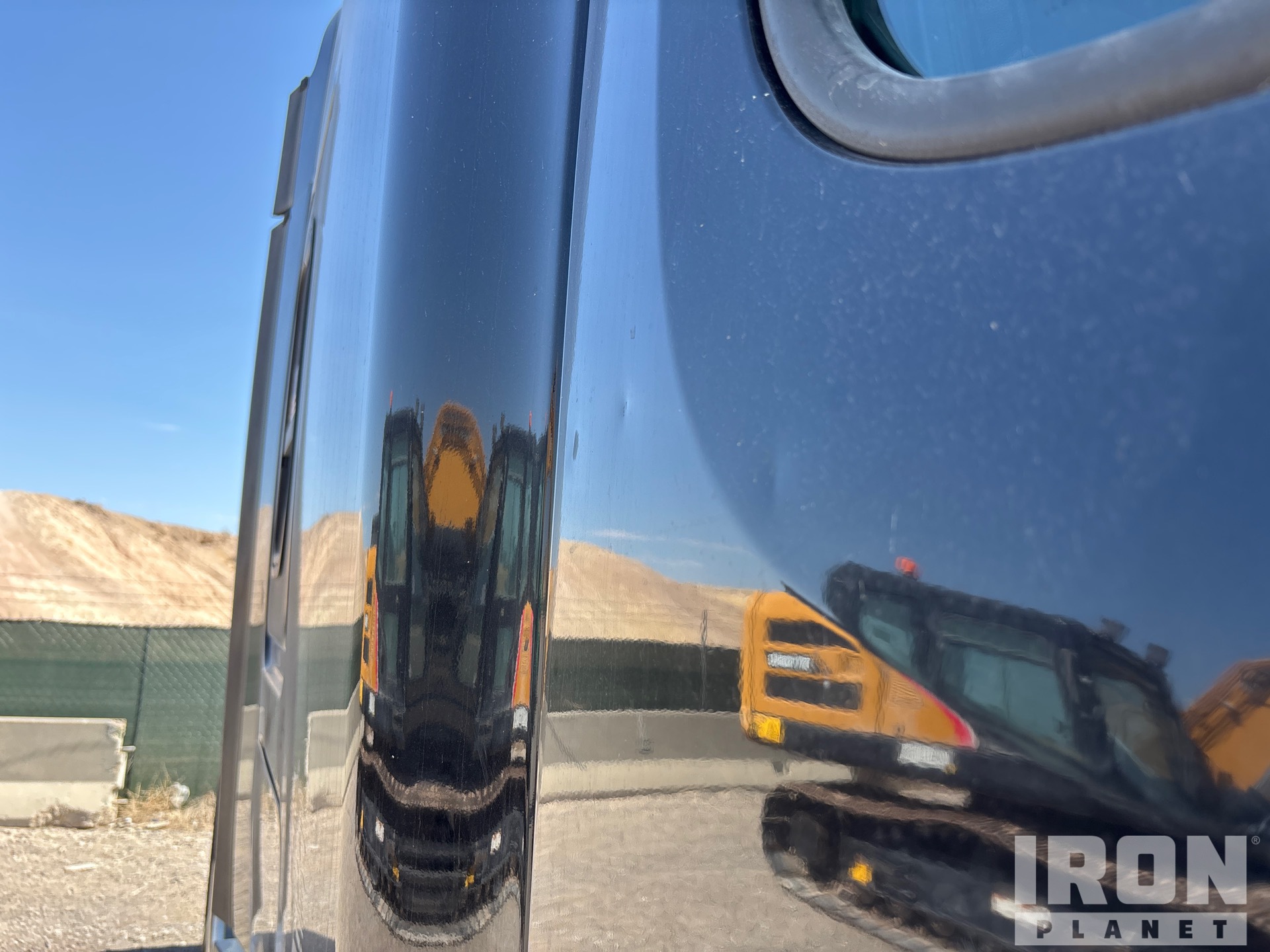 2019 Freightliner CASCADIA 126
