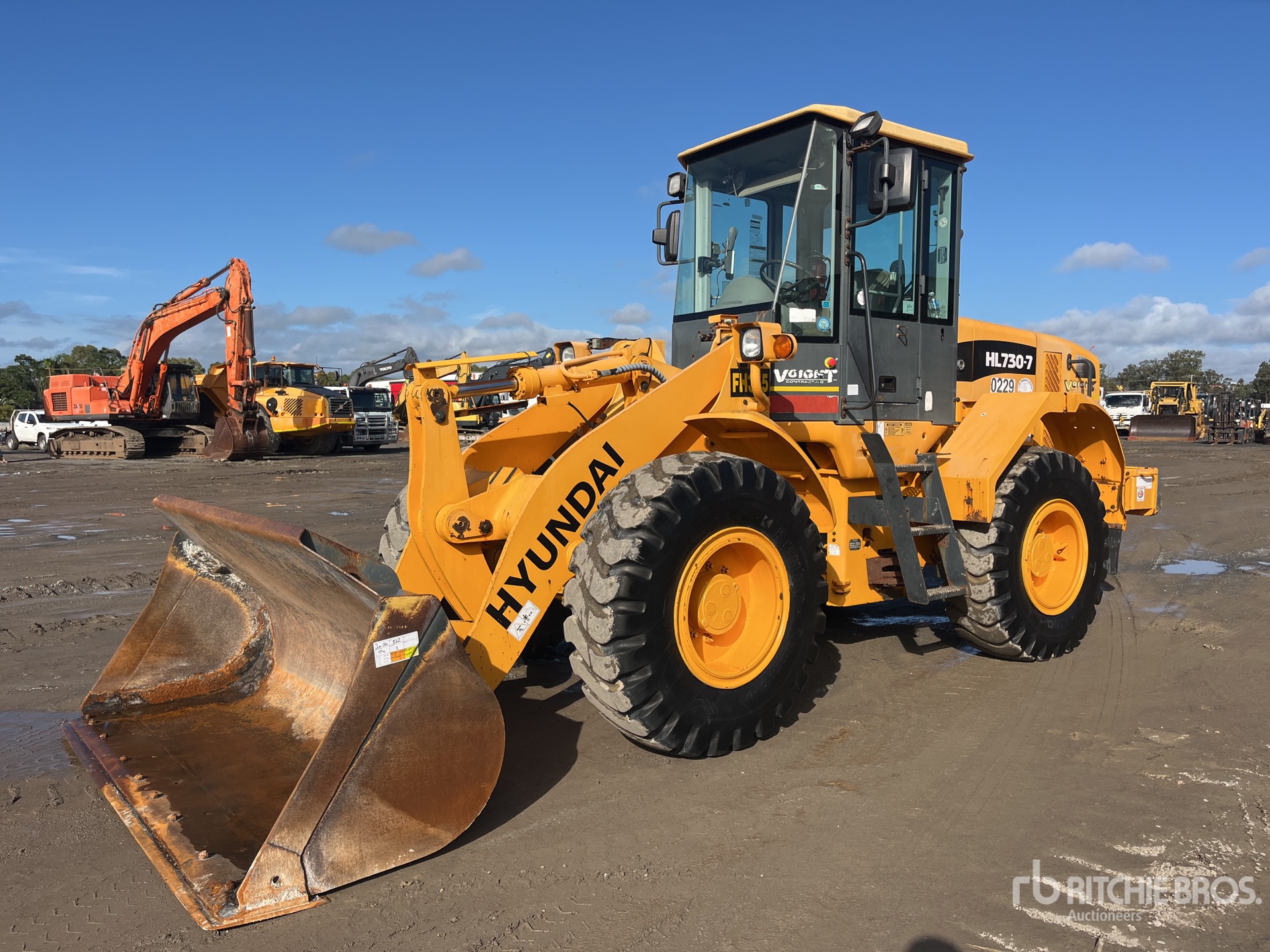 Photo of a 2011 Hyundai HL730-7