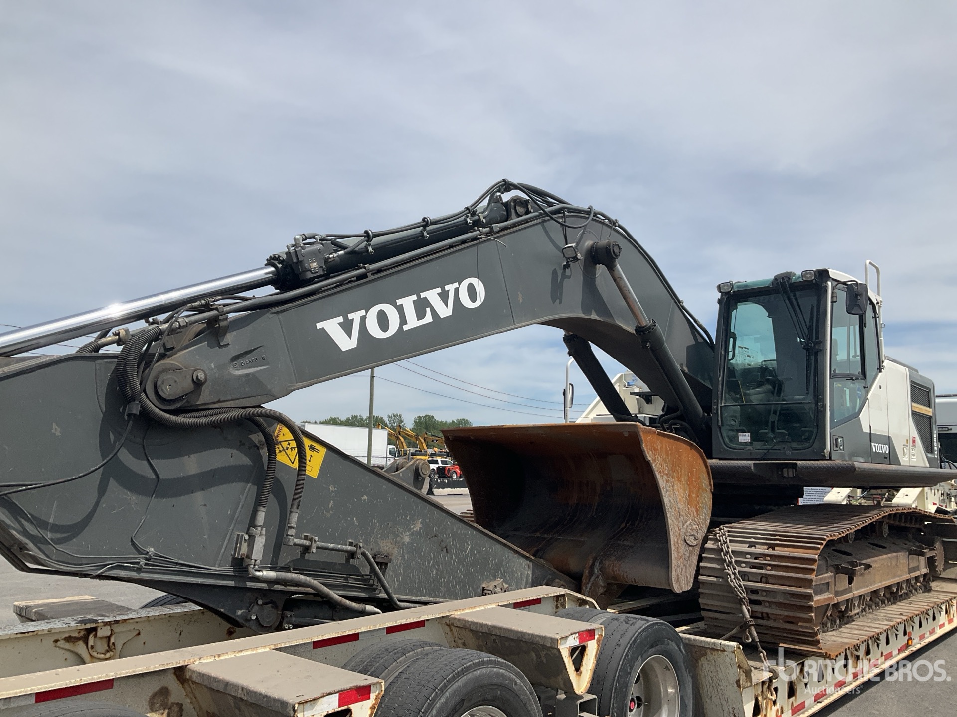 Photo of a 2015 Volvo EC300E