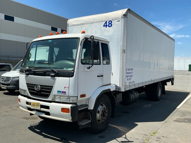 2007 Nissan UD2600 4x2 Moving Van Truck 2007 Nissan UD2600 4x2 Moving Van Truck