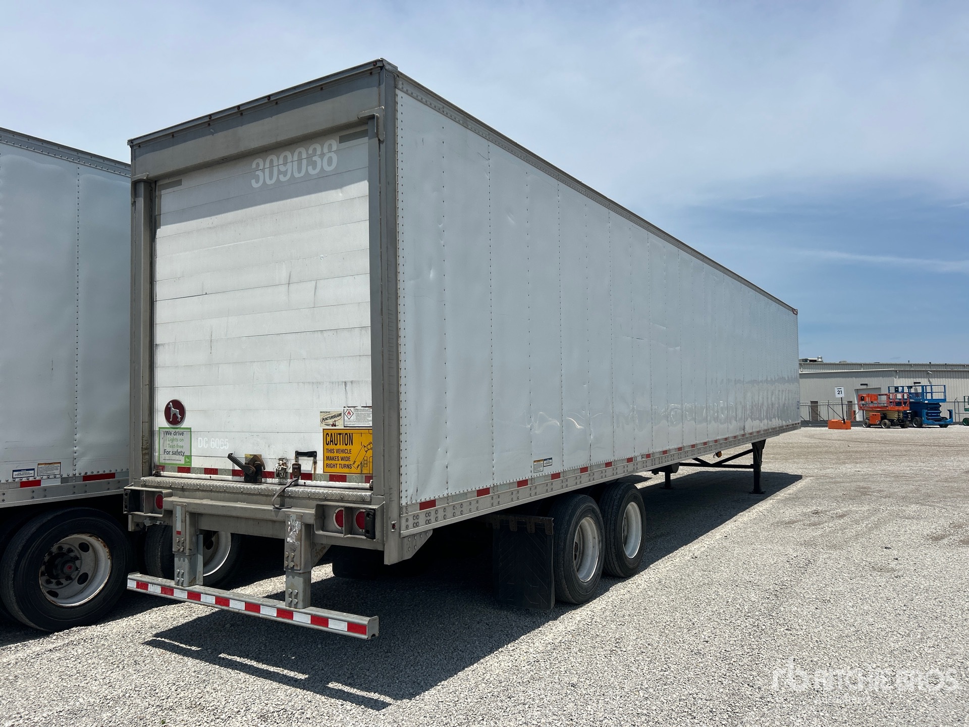 General Appearance with Picture, Right Rear Corner