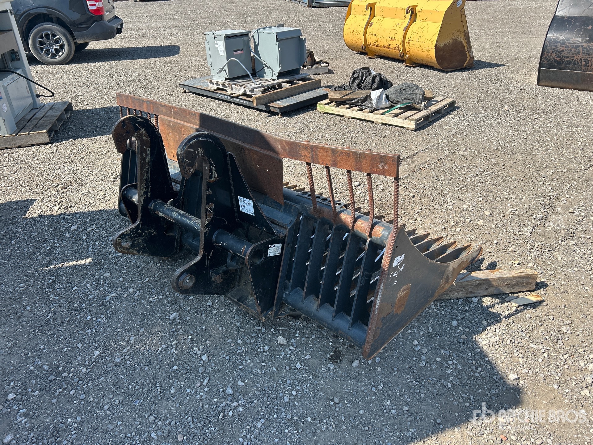 General Appearance with Picture, Right Rear Corner