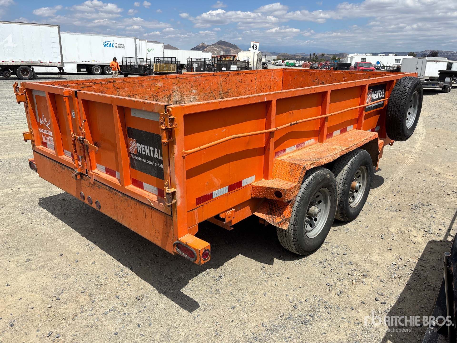 General Appearance with Picture, Right Rear Corner