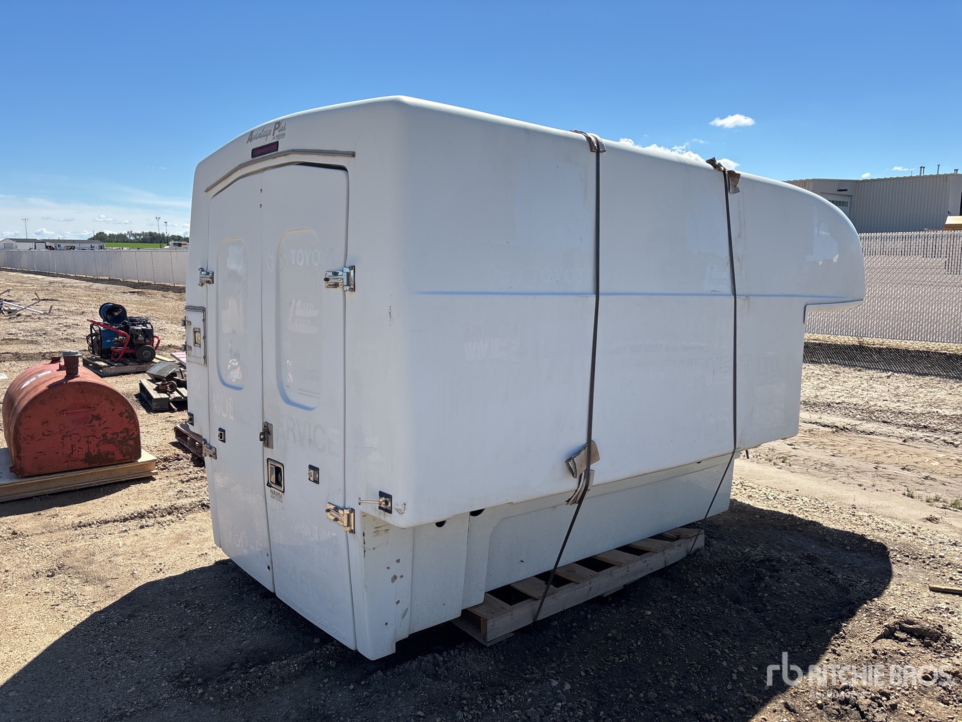 General Appearance with Picture, Right Rear Corner