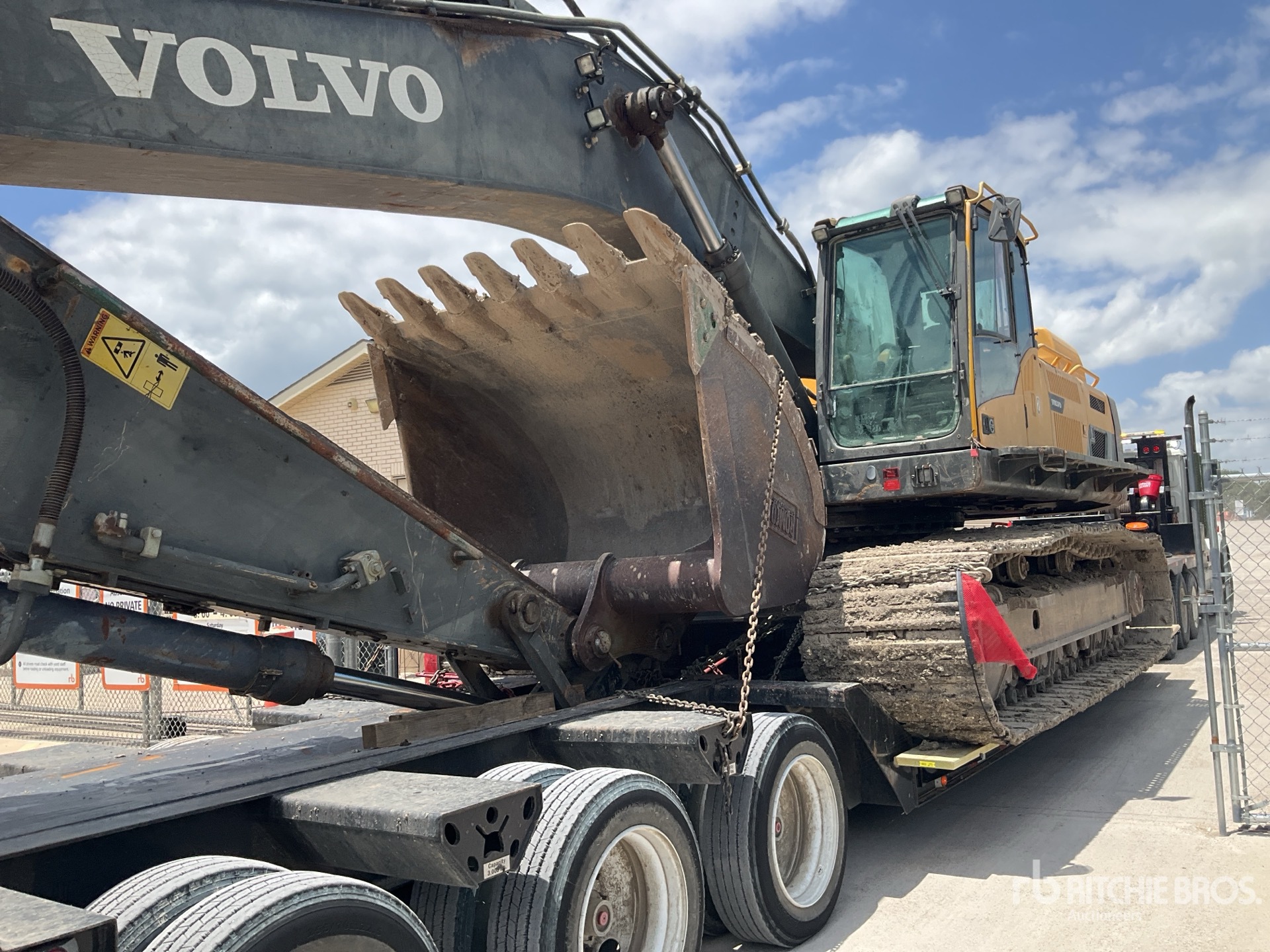 Photo of a  Volvo EC480DL