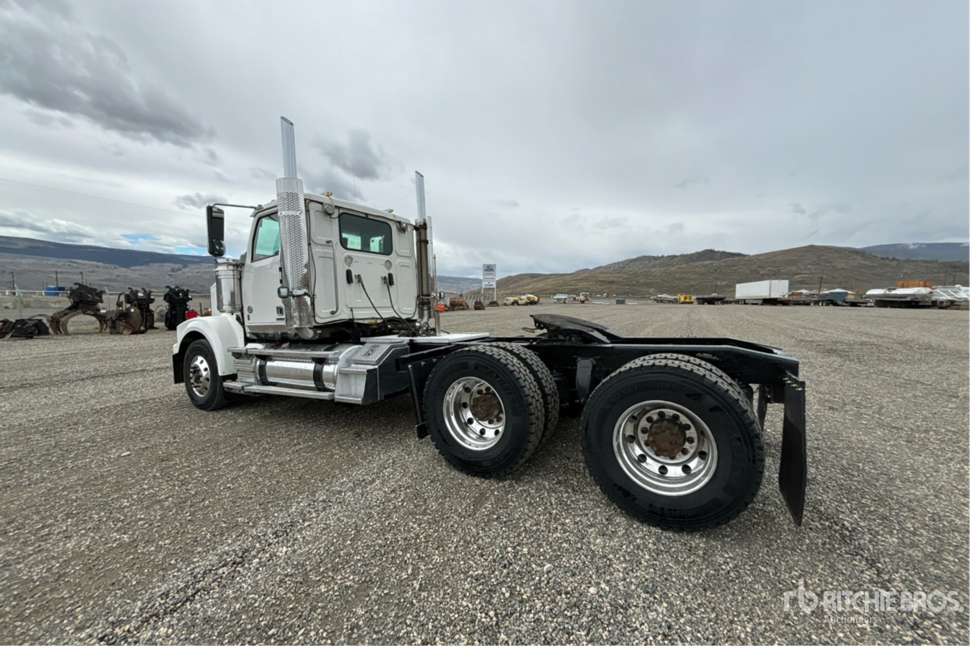 General Appearance with Picture, Left Rear Corner