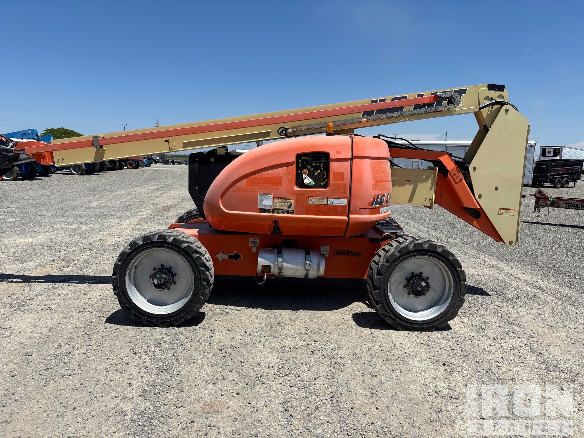 Photo of a 2014 JLG 600AJ