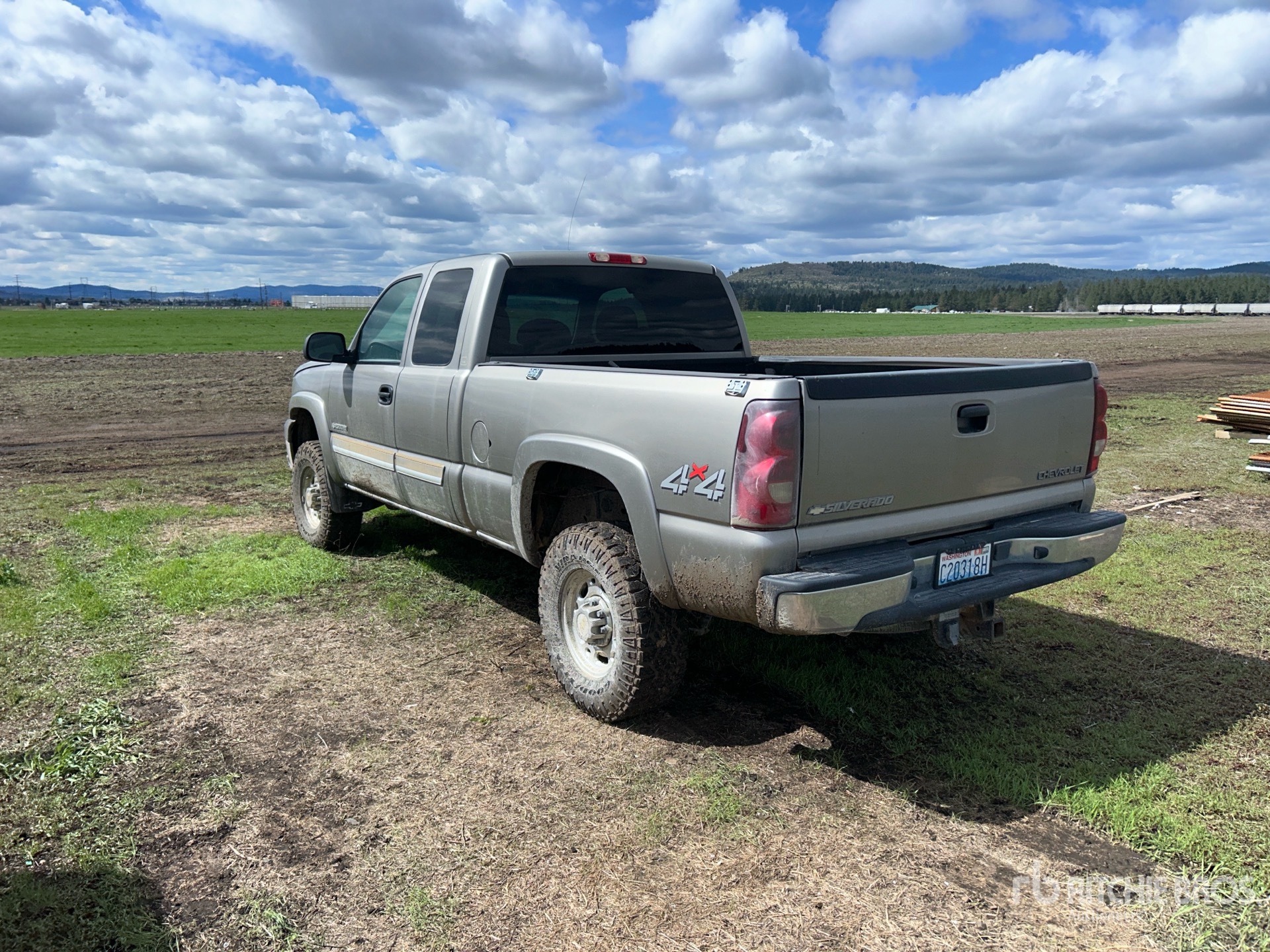 General Appearance with Picture, Left Rear Corner