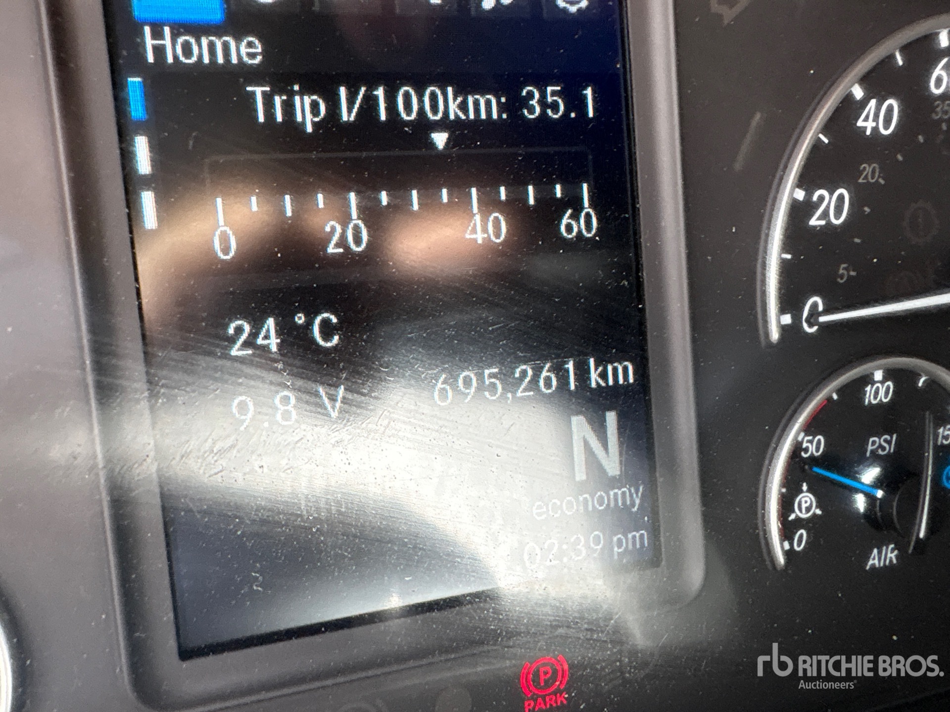 2022 Freightliner CASCADIA 113
